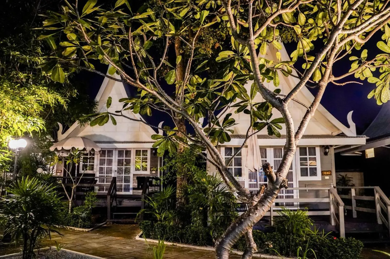 Garden in Luna Hut Resort