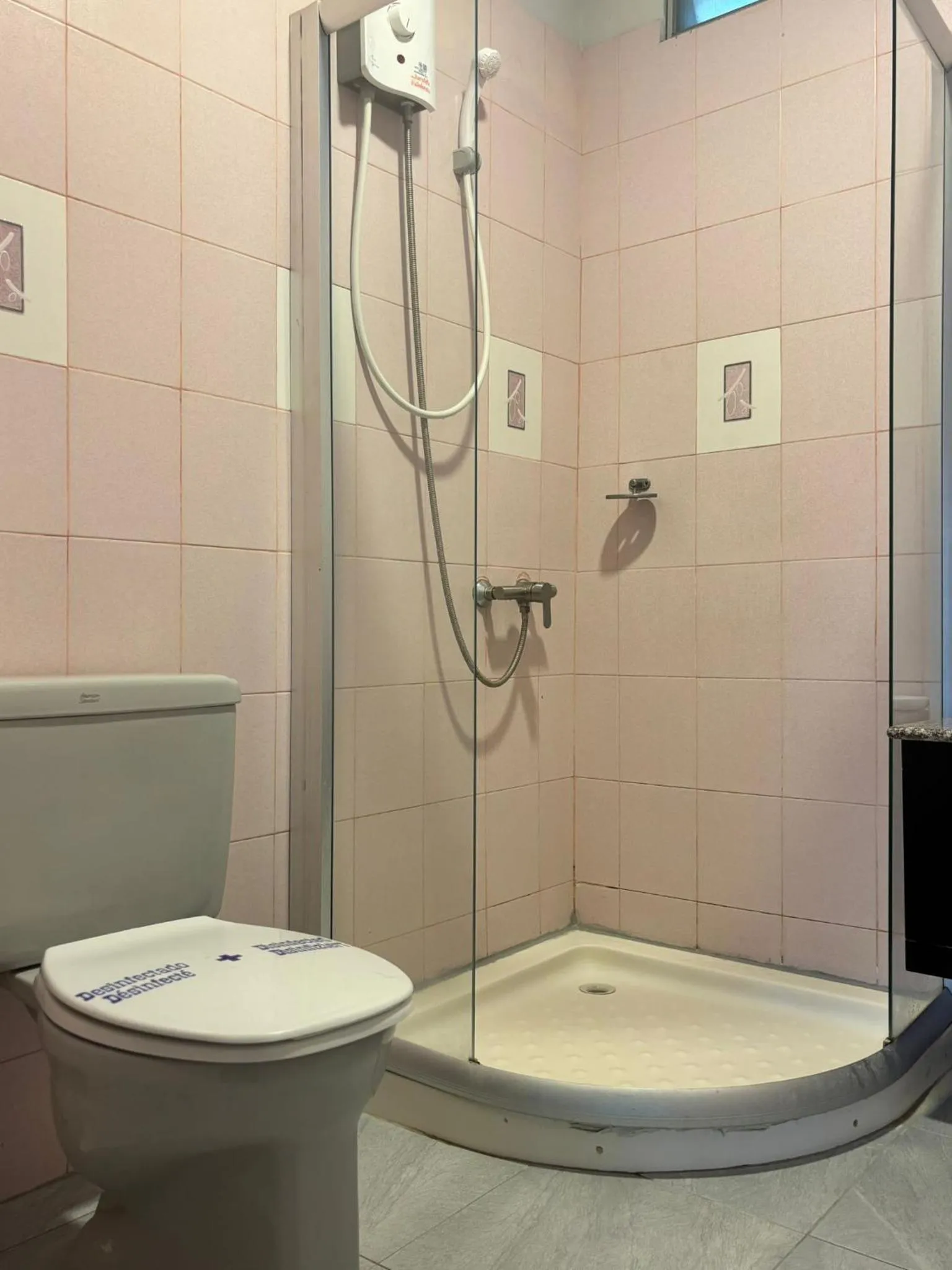 Bathroom in Luna Hut Resort