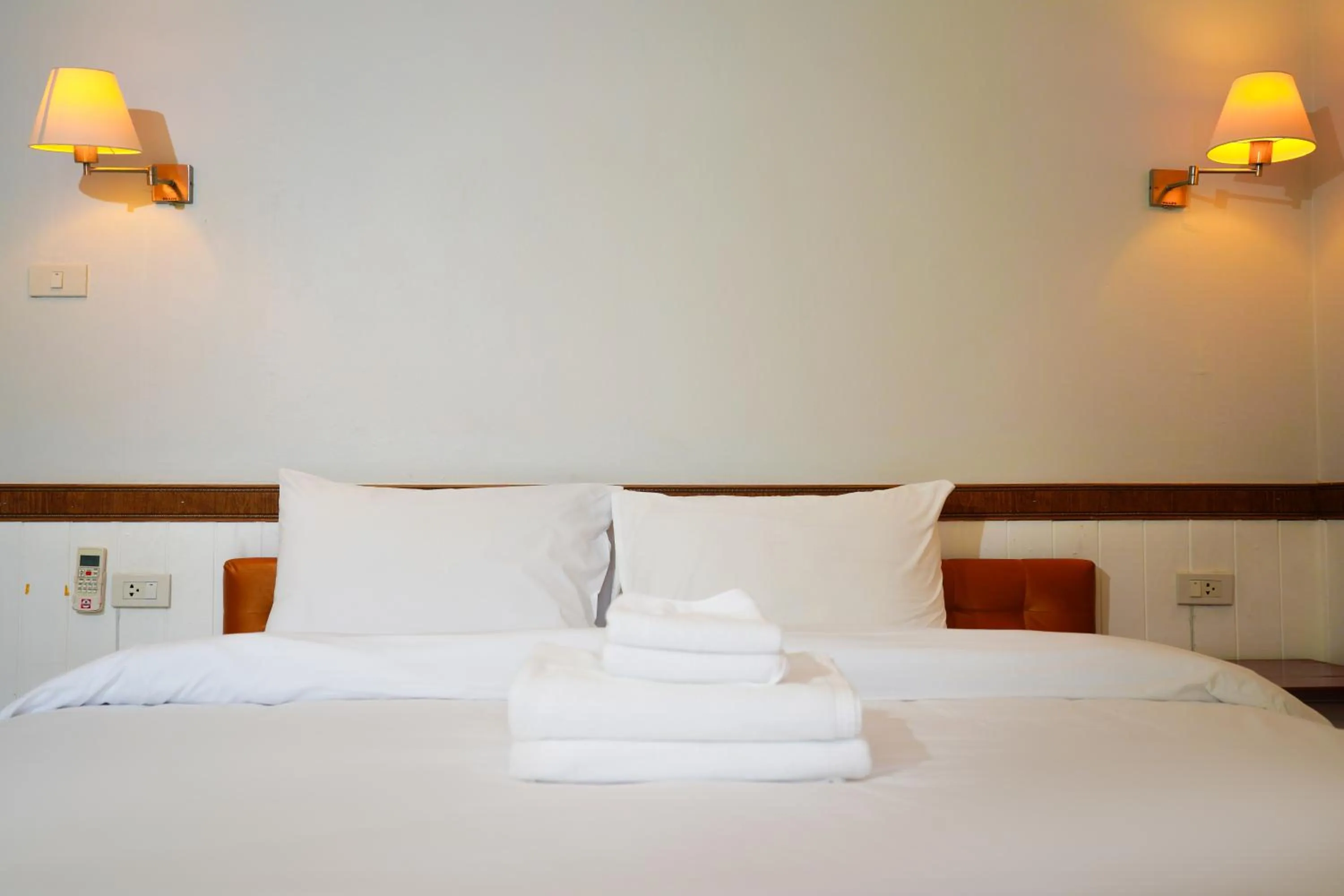 Bed in Luna Hut Resort