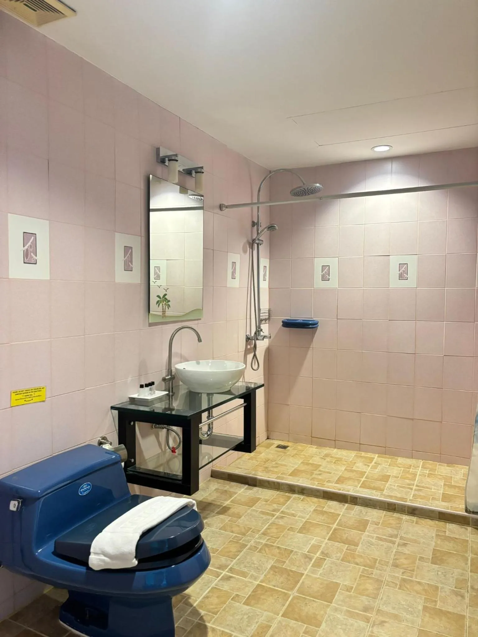 Bathroom in Luna Hut Resort