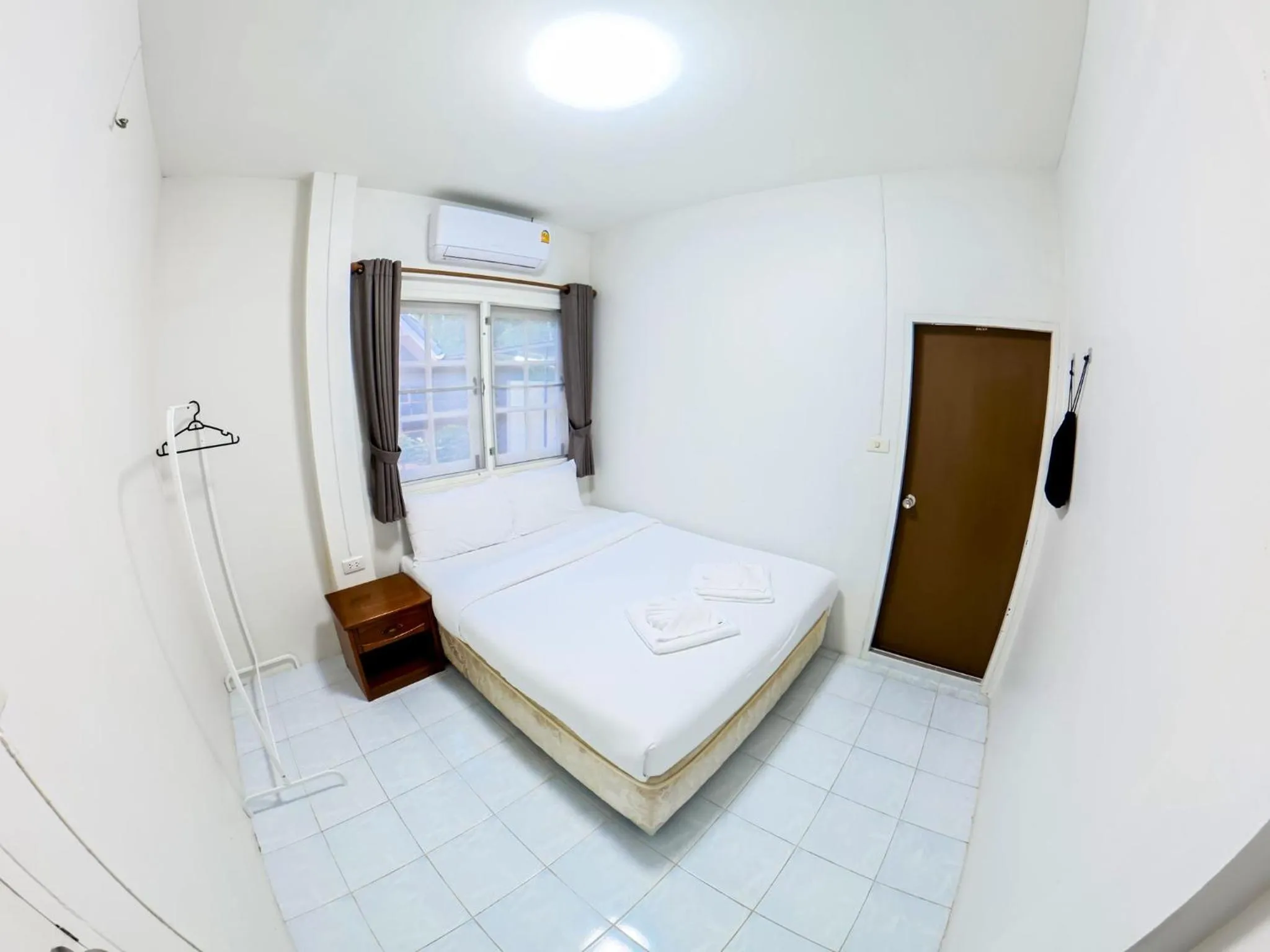 Bedroom, Bed in Luna Hut Resort