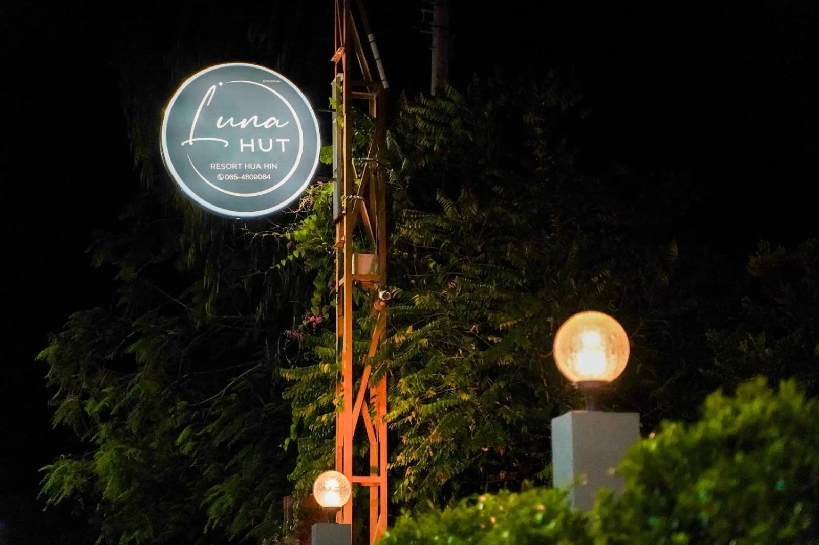 Logo/Certificate/Sign in Luna Hut Resort