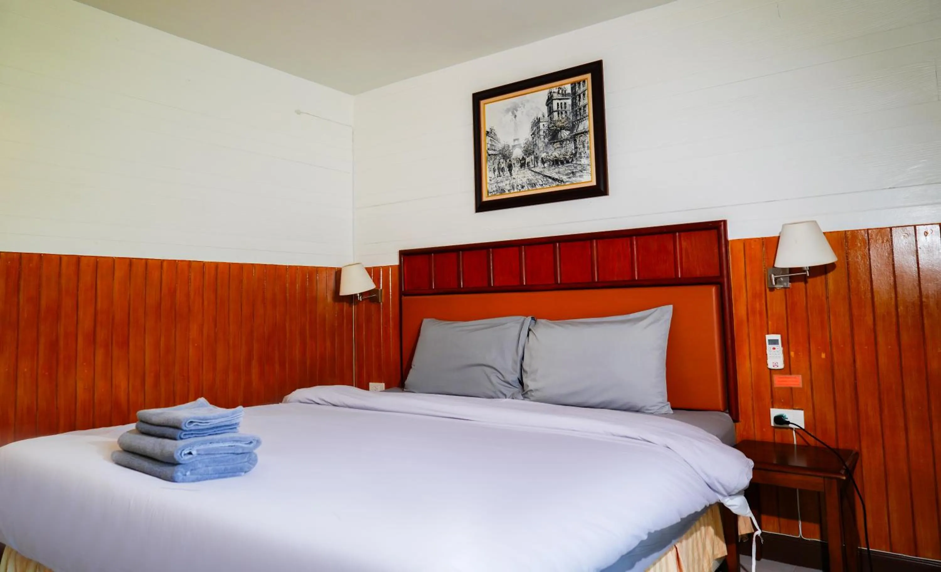 Bedroom, Bed in Luna Hut Resort