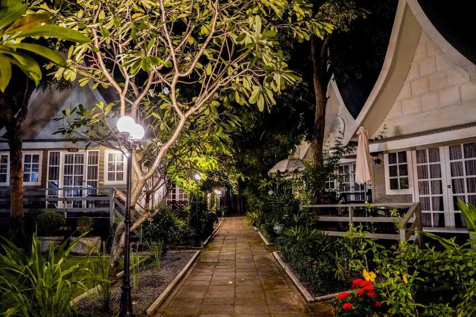 Garden in Luna Hut Resort