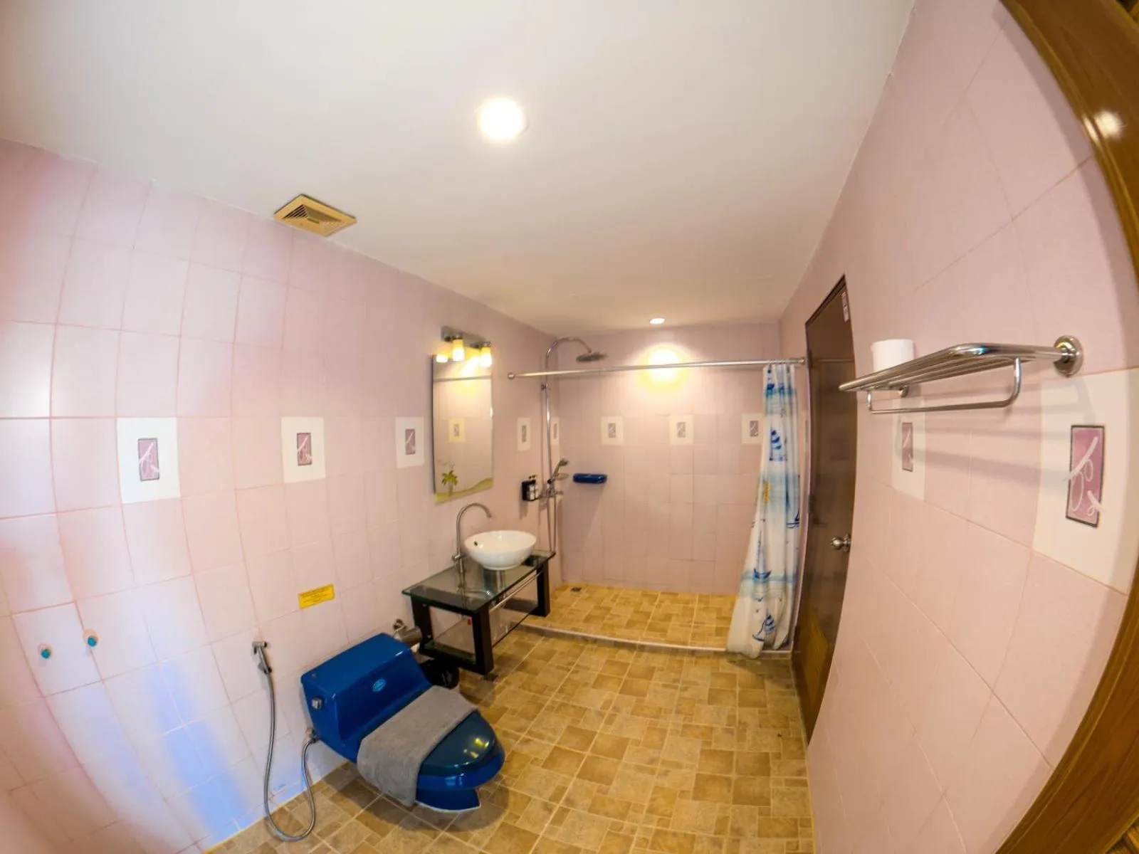 Bathroom in Luna Hut Resort