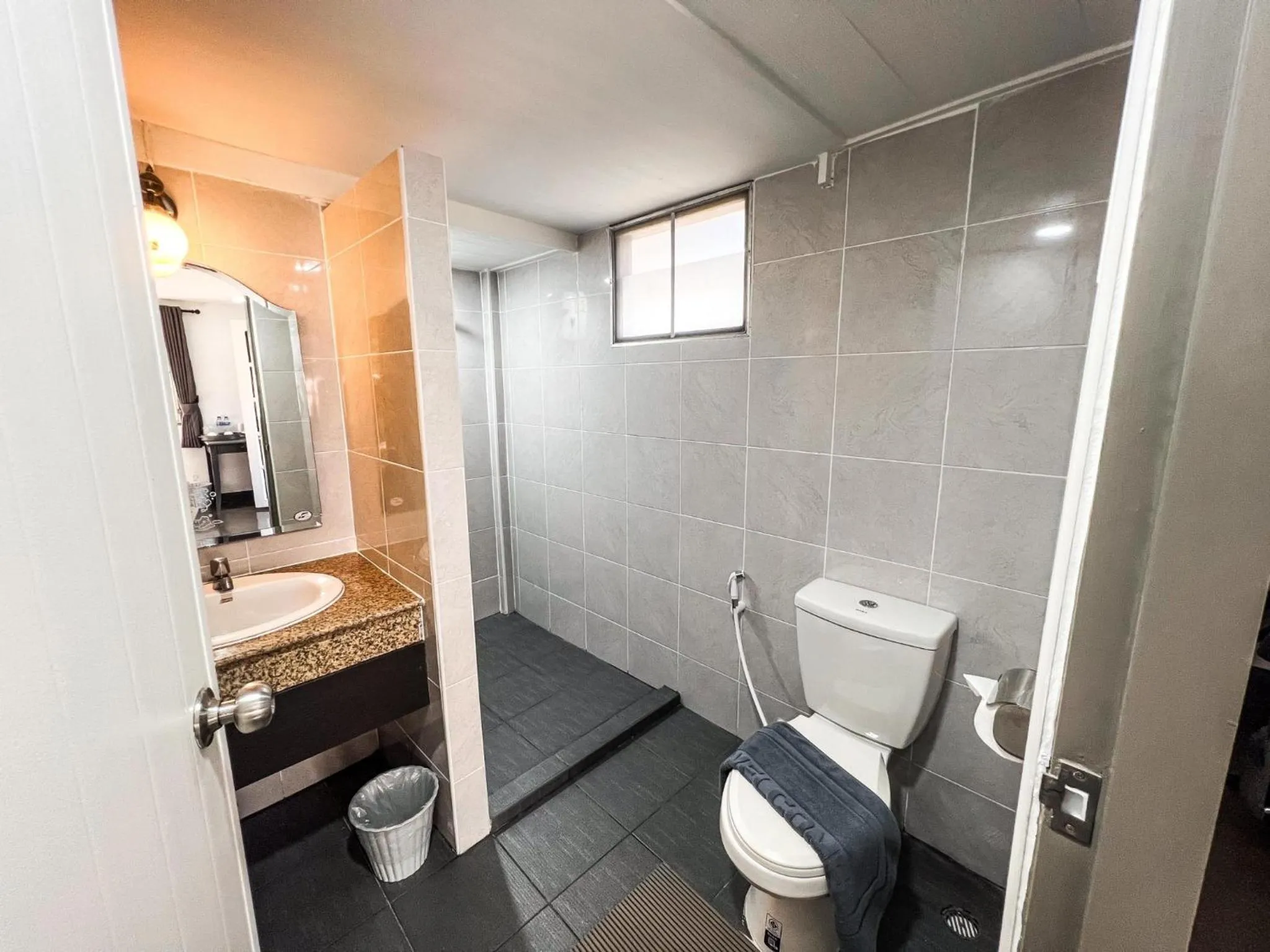 Bathroom in Luna Hut Resort