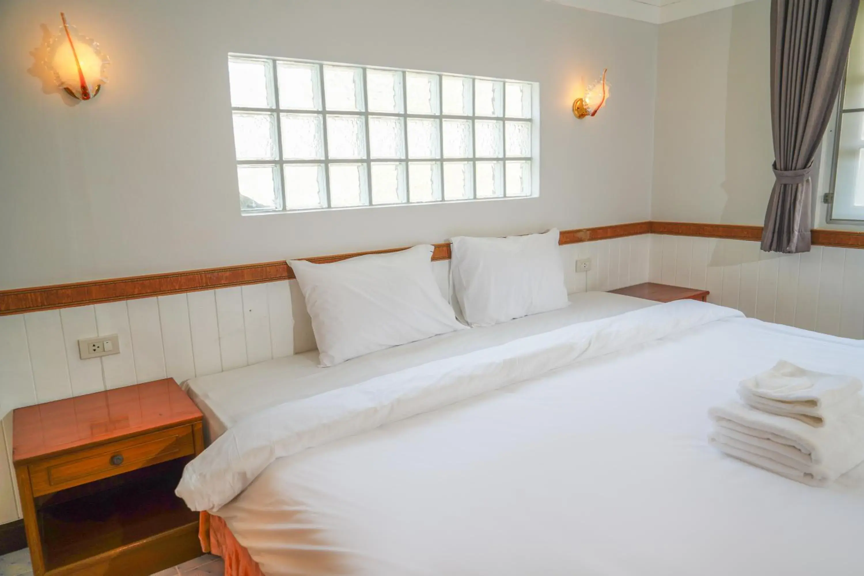 Photo of the whole room, Bed in Luna Hut Resort Photo of the whole room, Bed in Luna Hut Resort