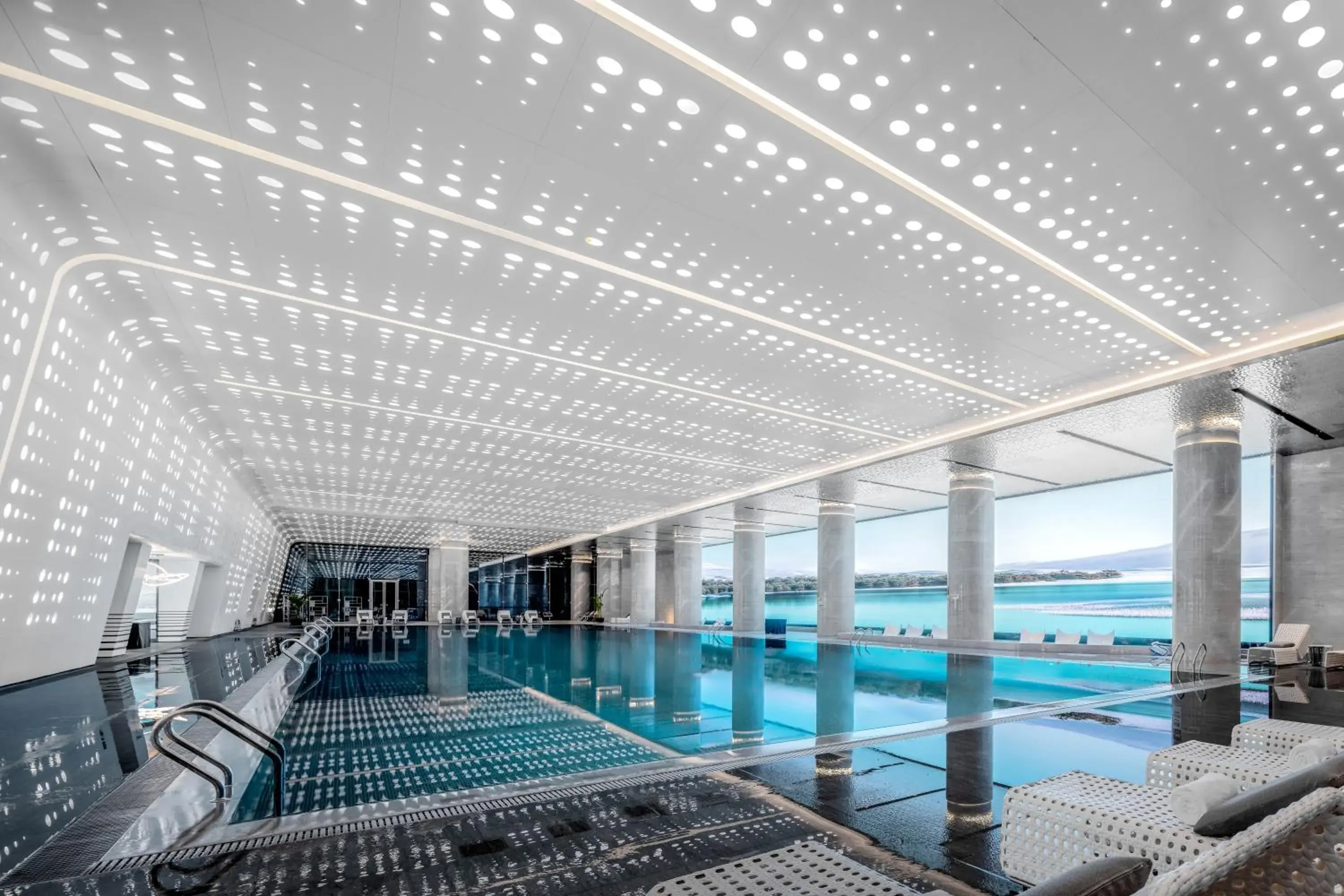 Swimming pool in Suzhou International Conference Hotel Swimming pool in Suzhou International Conference Hotel