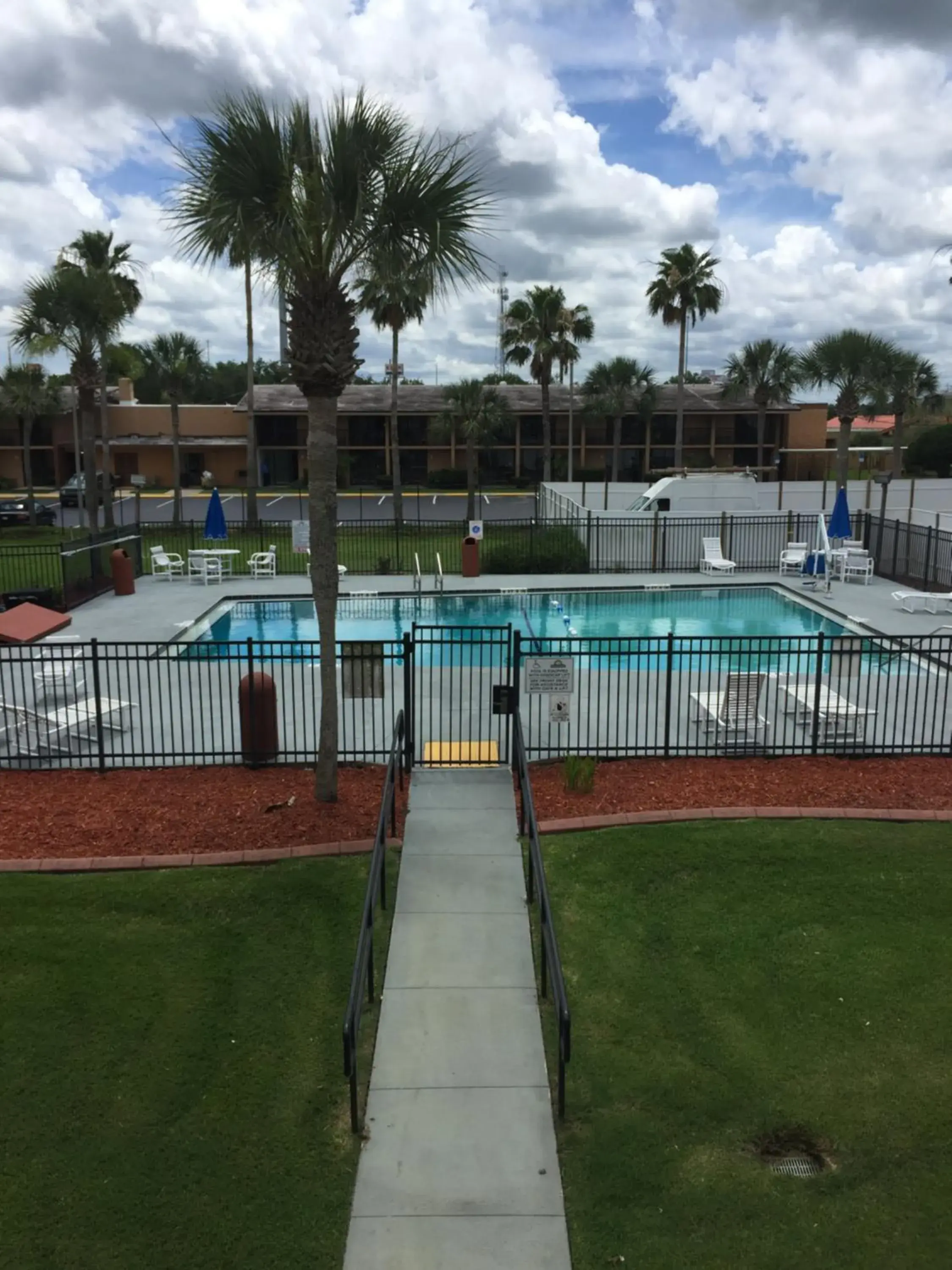 Swimming pool in Days Inn by Wyndham St Augustine I-95-Outlet Mall Swimming pool in Days Inn by Wyndham St Augustine I-95-Outlet Mall