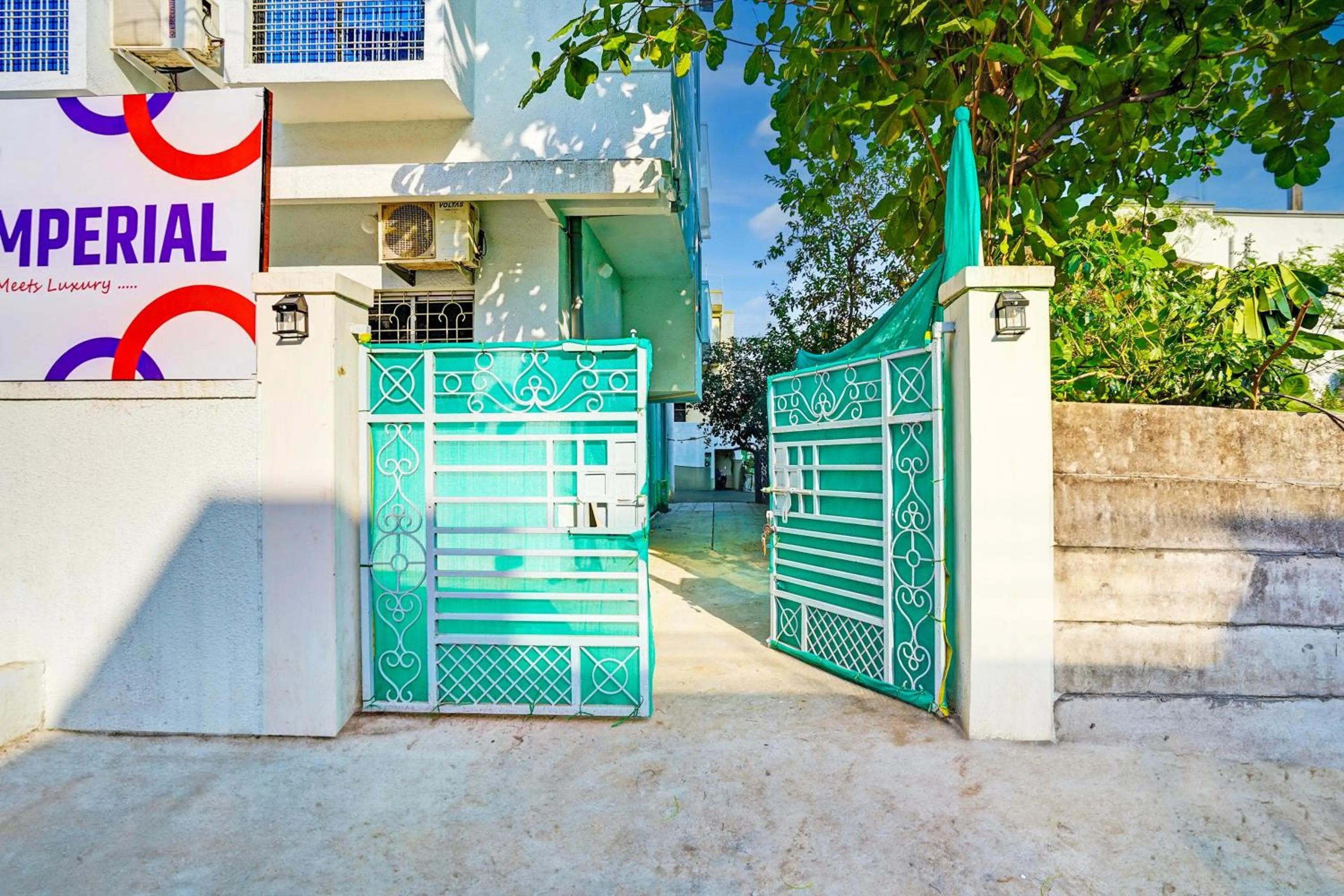 Facade/entrance in Hotel O Airport Imperial