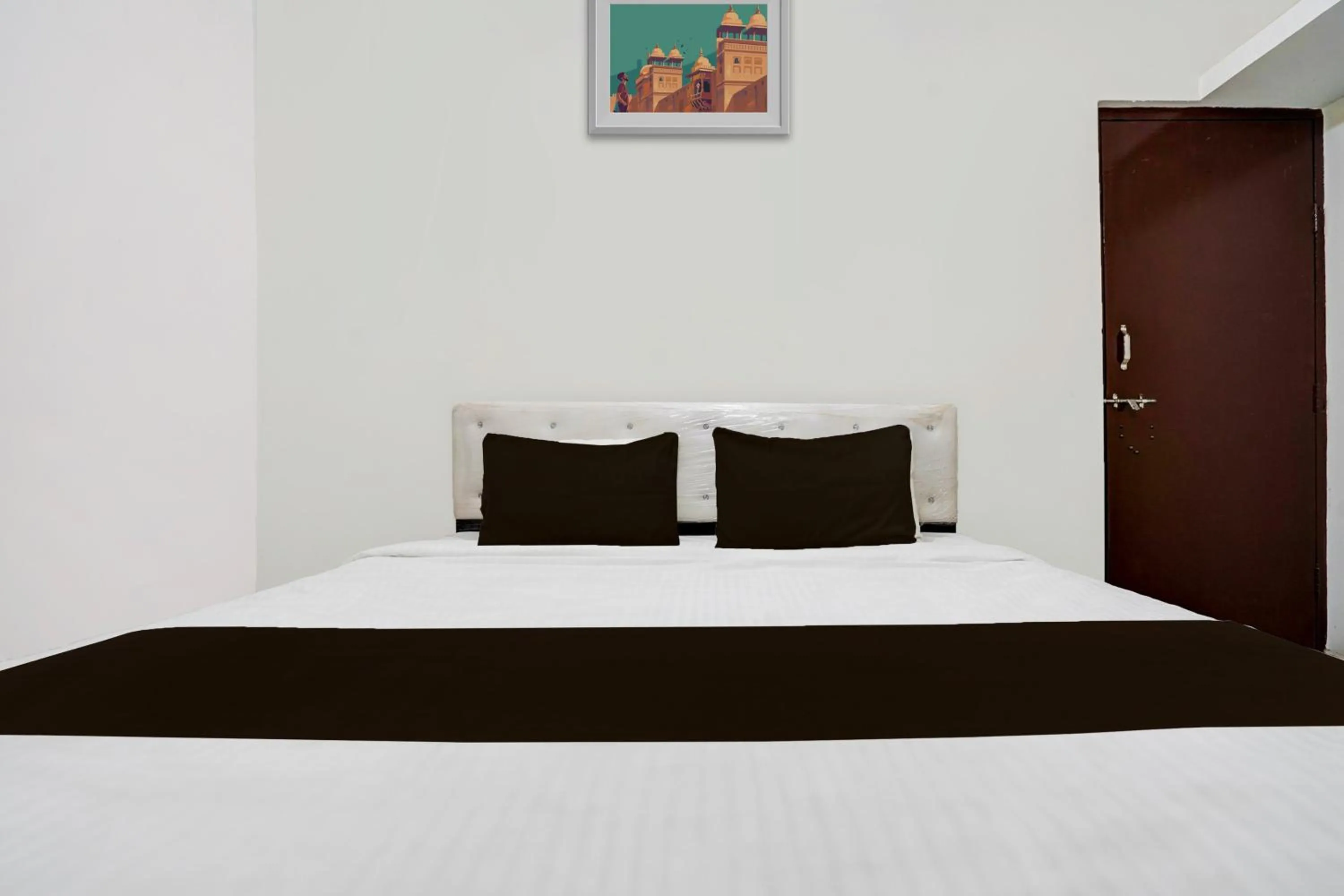 Bedroom, Bed in Hotel O Airport Imperial