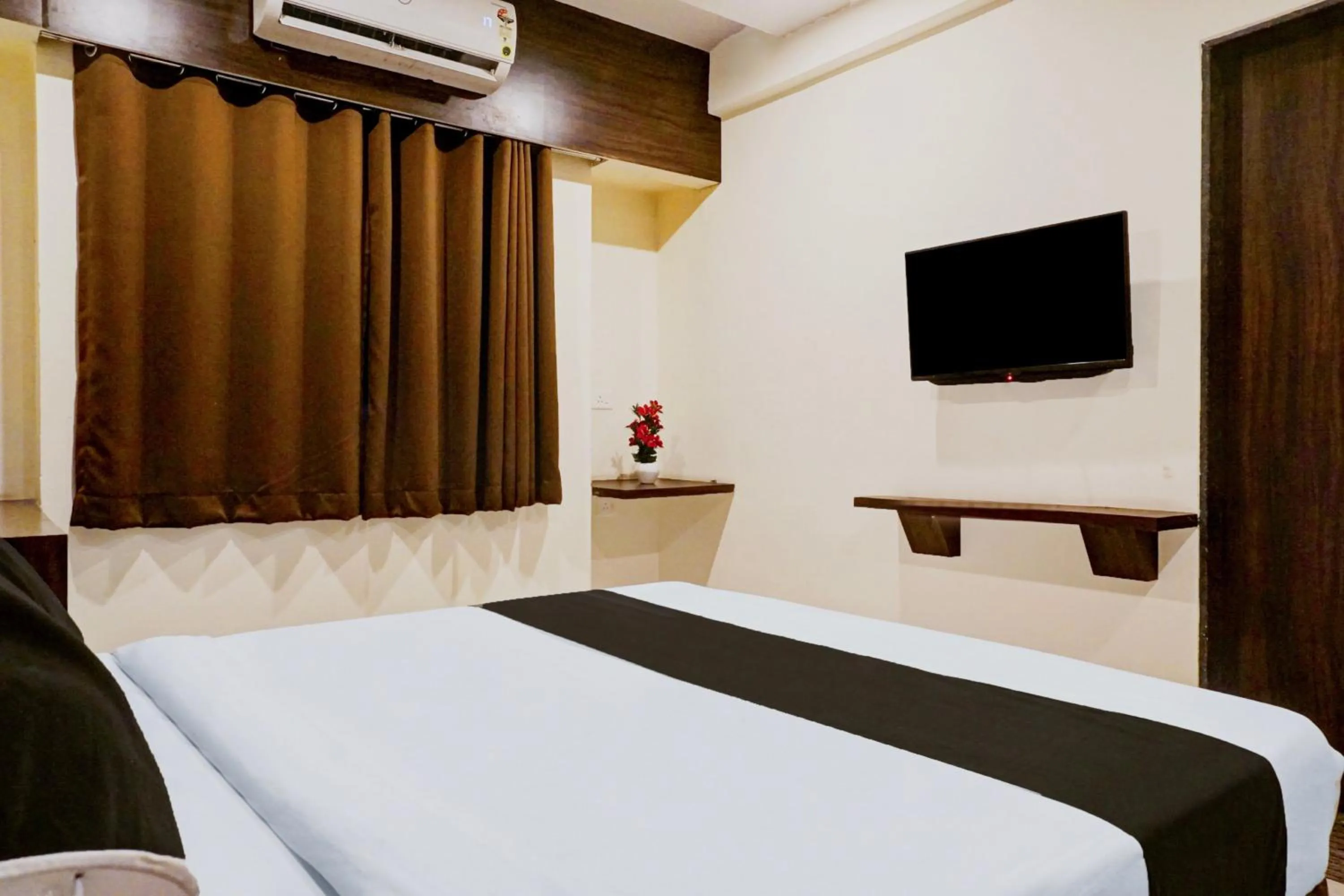 Bedroom, Bed in Hotel O Ginger Gold