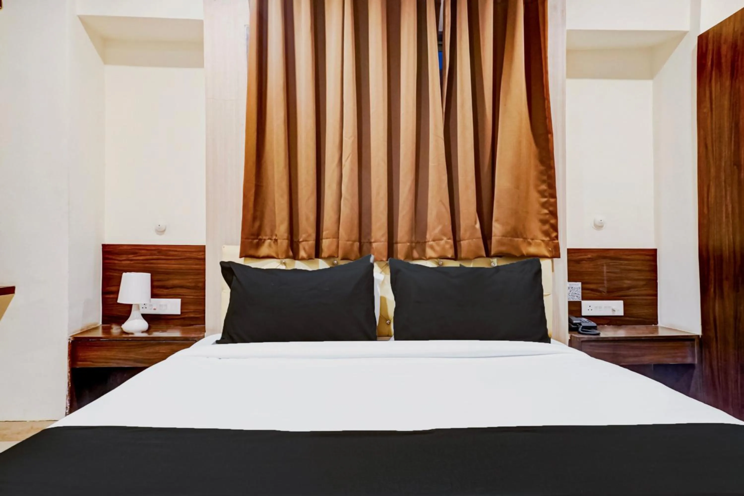 Bedroom, Bed in Hotel O Ginger Gold