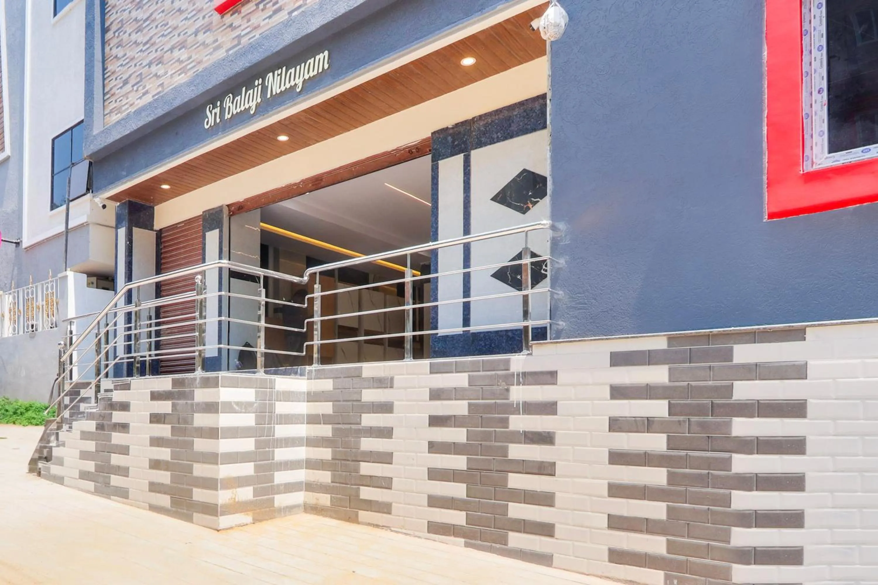 Facade/entrance in Super Townhouse Gachibowli Near Sky View