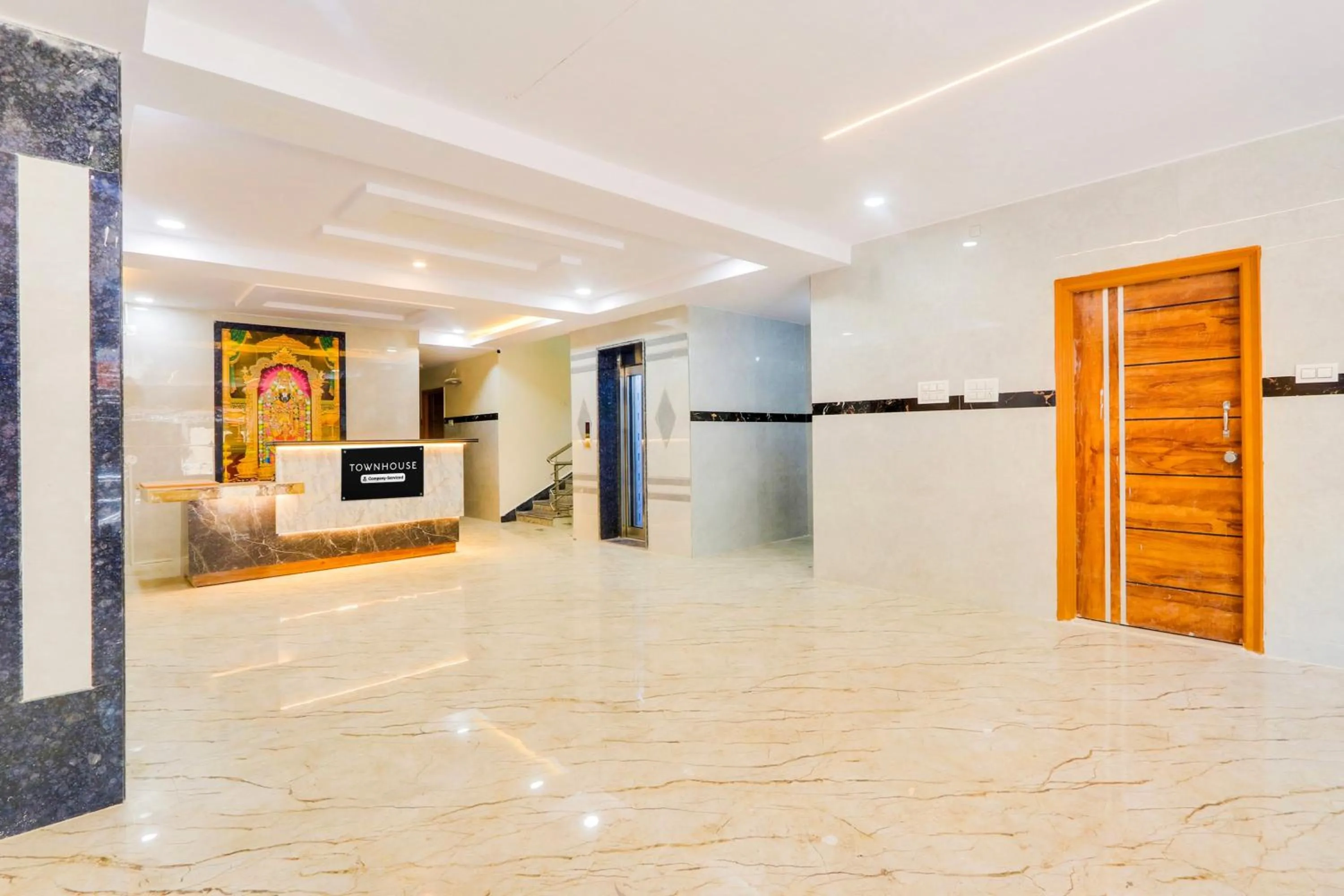 Lobby or reception, Bed in Super Townhouse Gachibowli Near Sky View