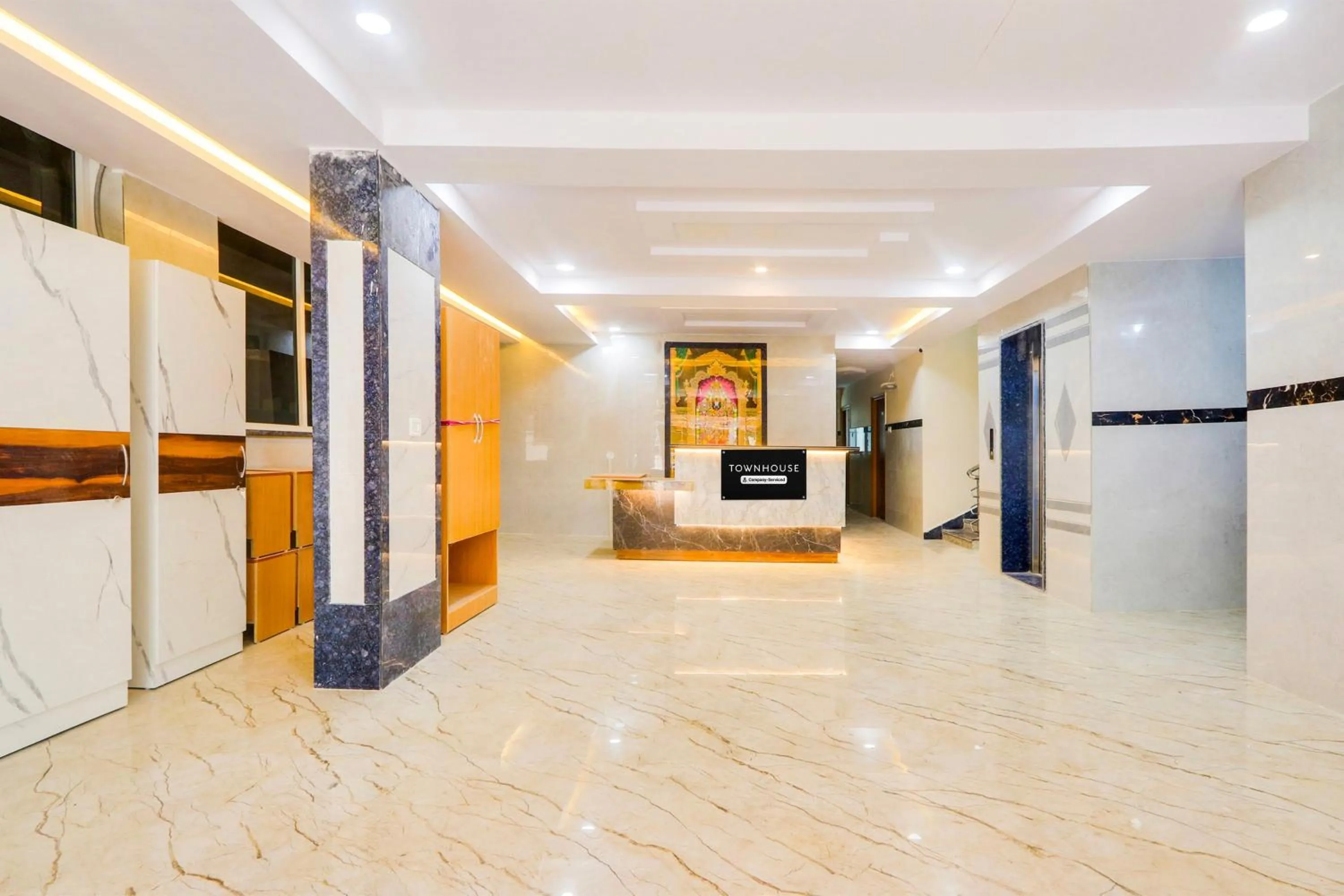 Lobby or reception in Super Townhouse Gachibowli Near Sky View