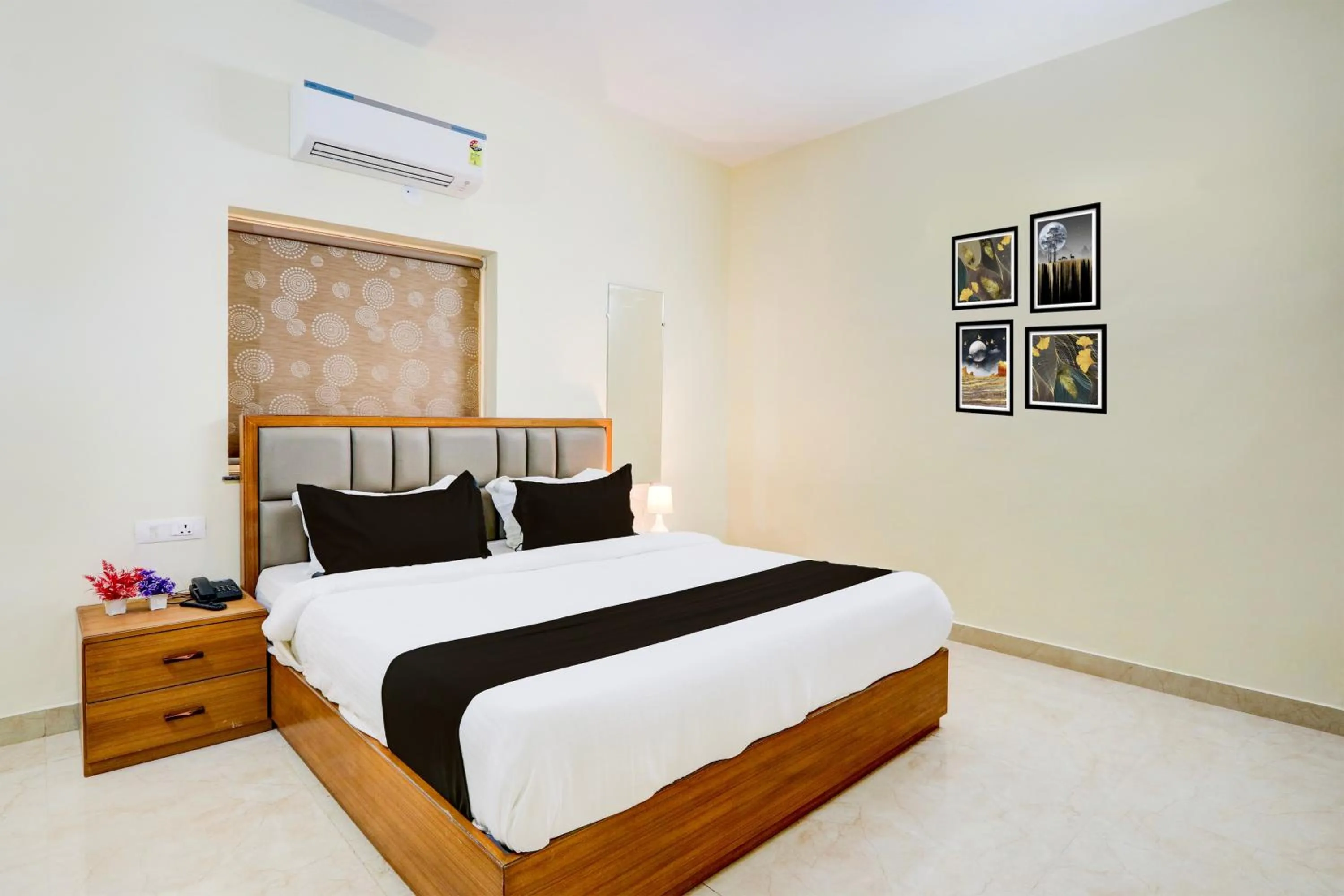 Bedroom, Bed in Super Townhouse Nirvana Elite