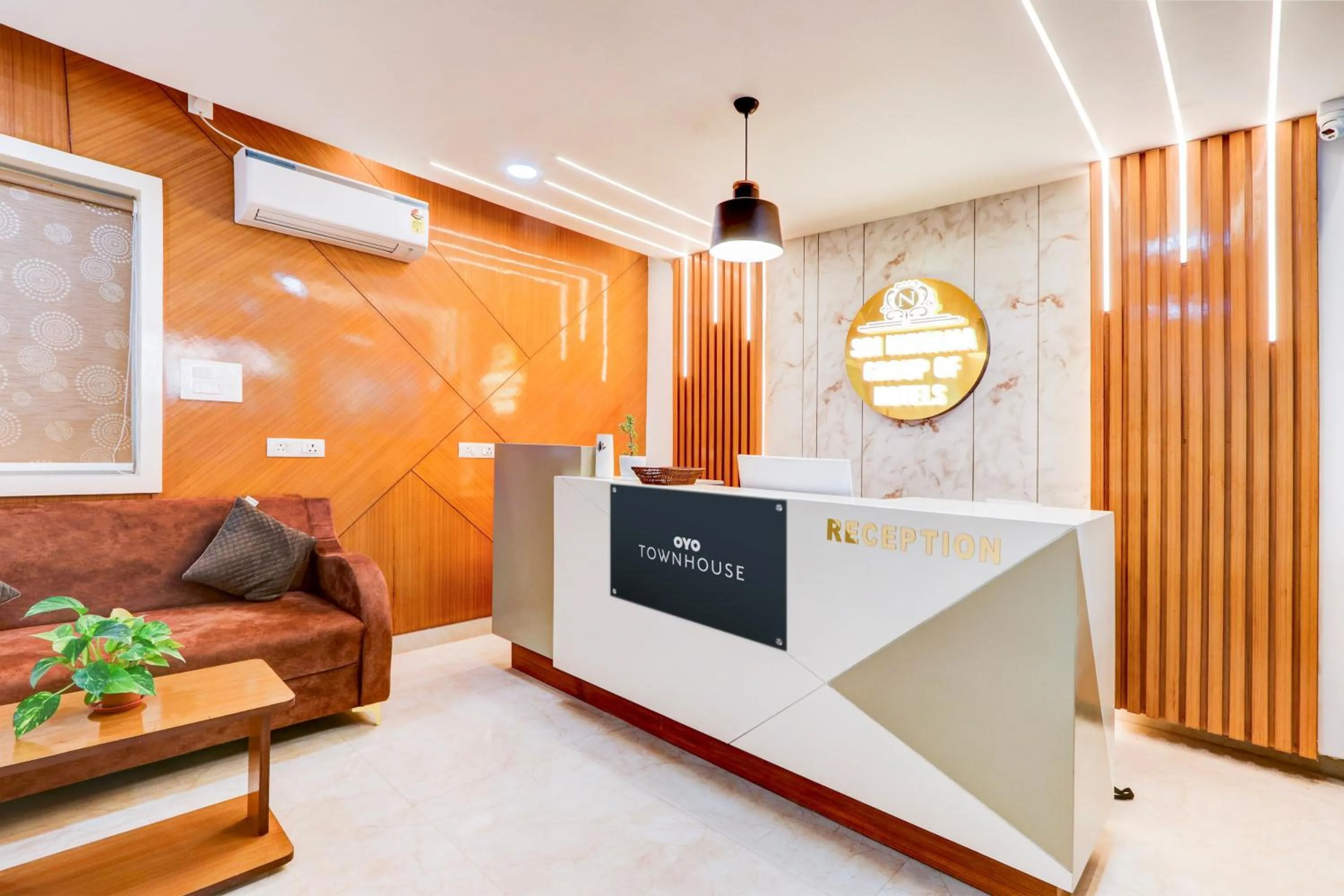 Lobby or reception in Super Townhouse Nirvana Elite