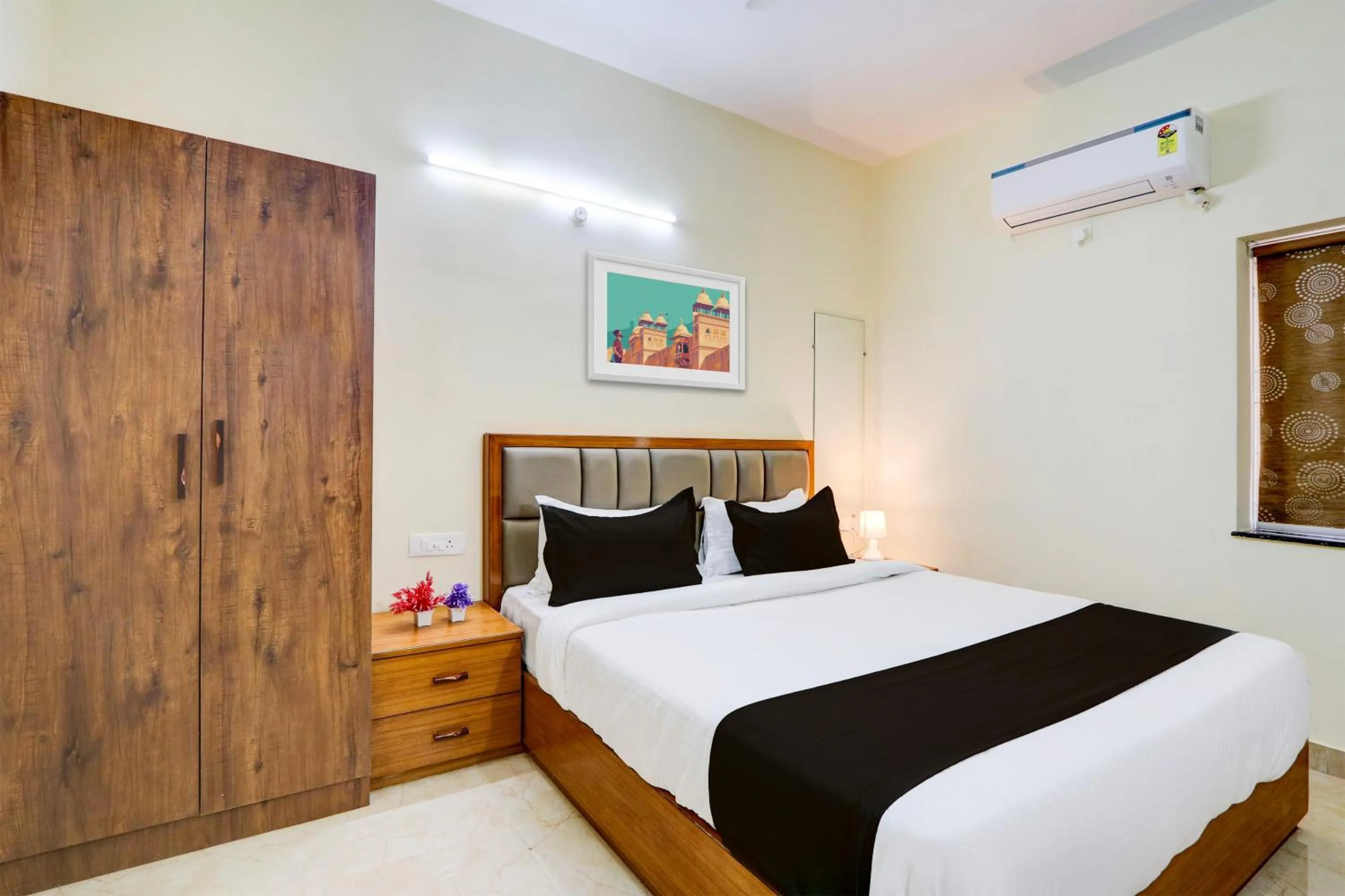 Bedroom, Bed in Super Townhouse Nirvana Elite