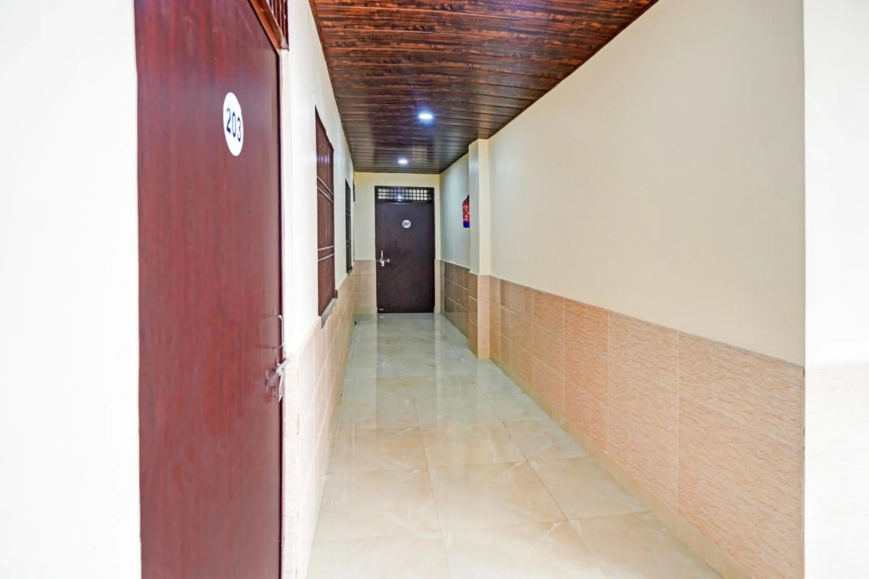 Lobby or reception in Super Hotel O Varanasi Banaras Junction Formerly Girija Palace Lobby or reception in Super Hotel O Varanasi Banaras Junction Formerly Girija Palace