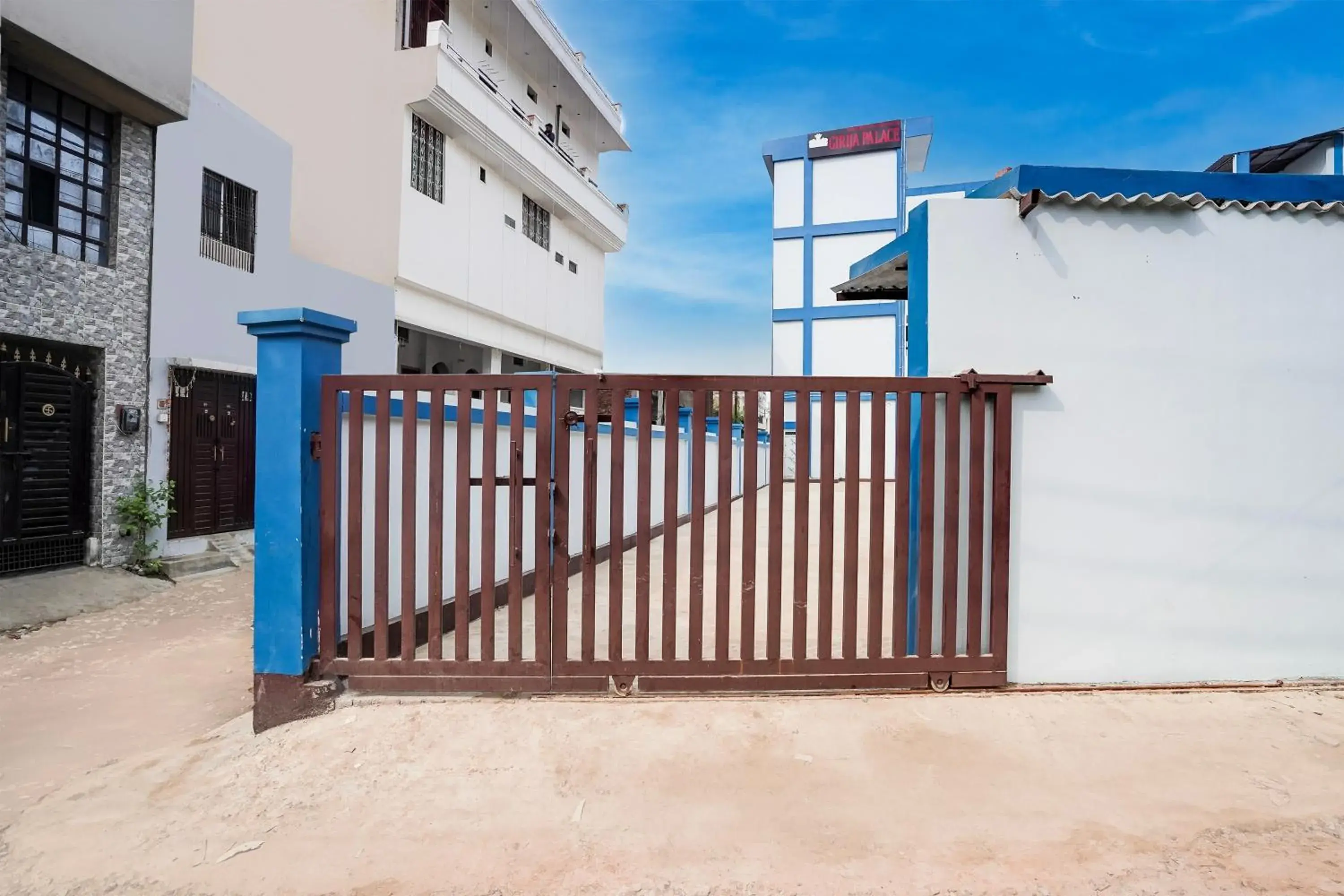 Facade/entrance in Super Hotel O Varanasi Banaras Junction Formerly Girija Palace Facade/entrance in Super Hotel O Varanasi Banaras Junction Formerly Girija Palace
