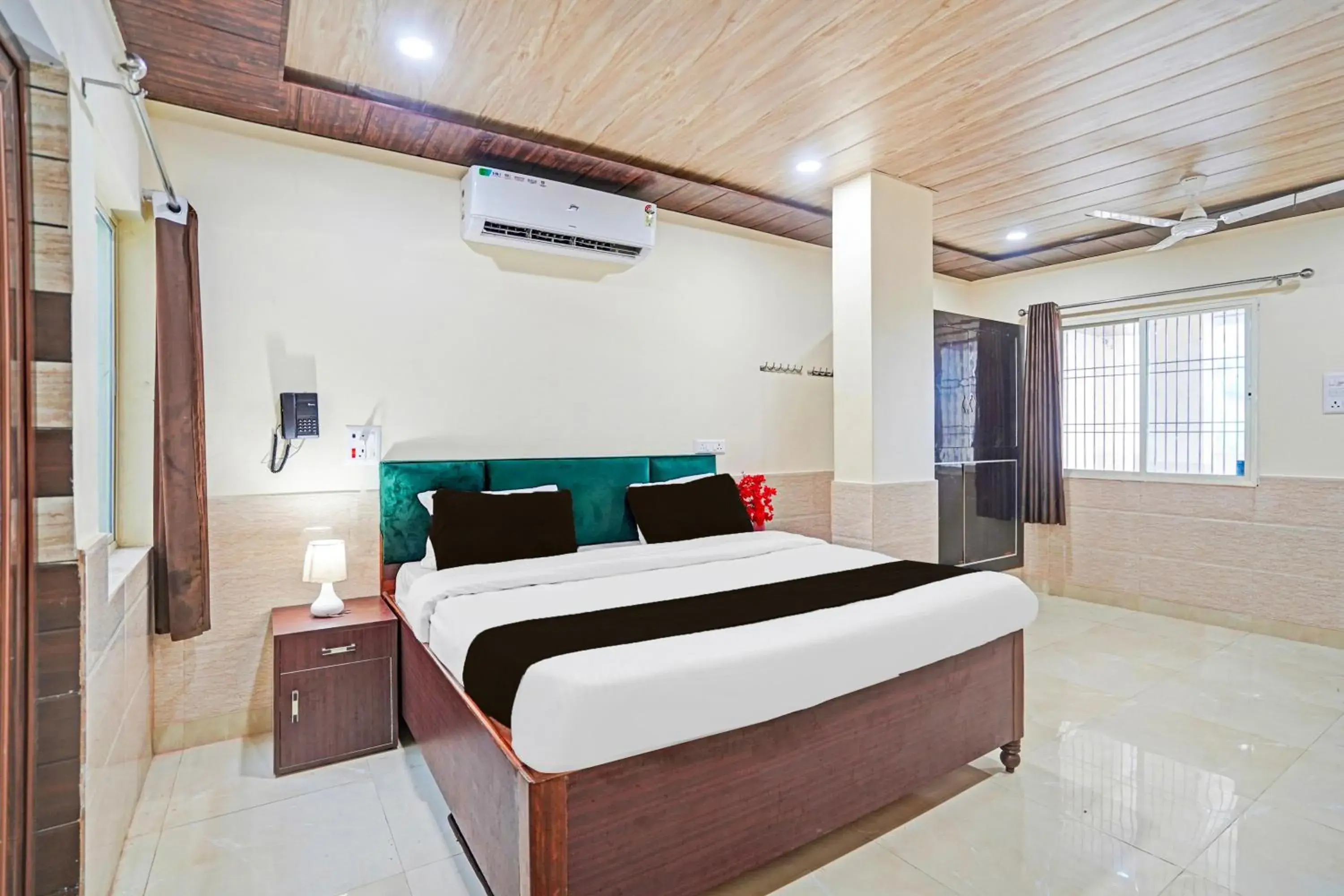 Bedroom, Bed in Super Hotel O Varanasi Banaras Junction Formerly Girija Palace Bedroom, Bed in Super Hotel O Varanasi Banaras Junction Formerly Girija Palace