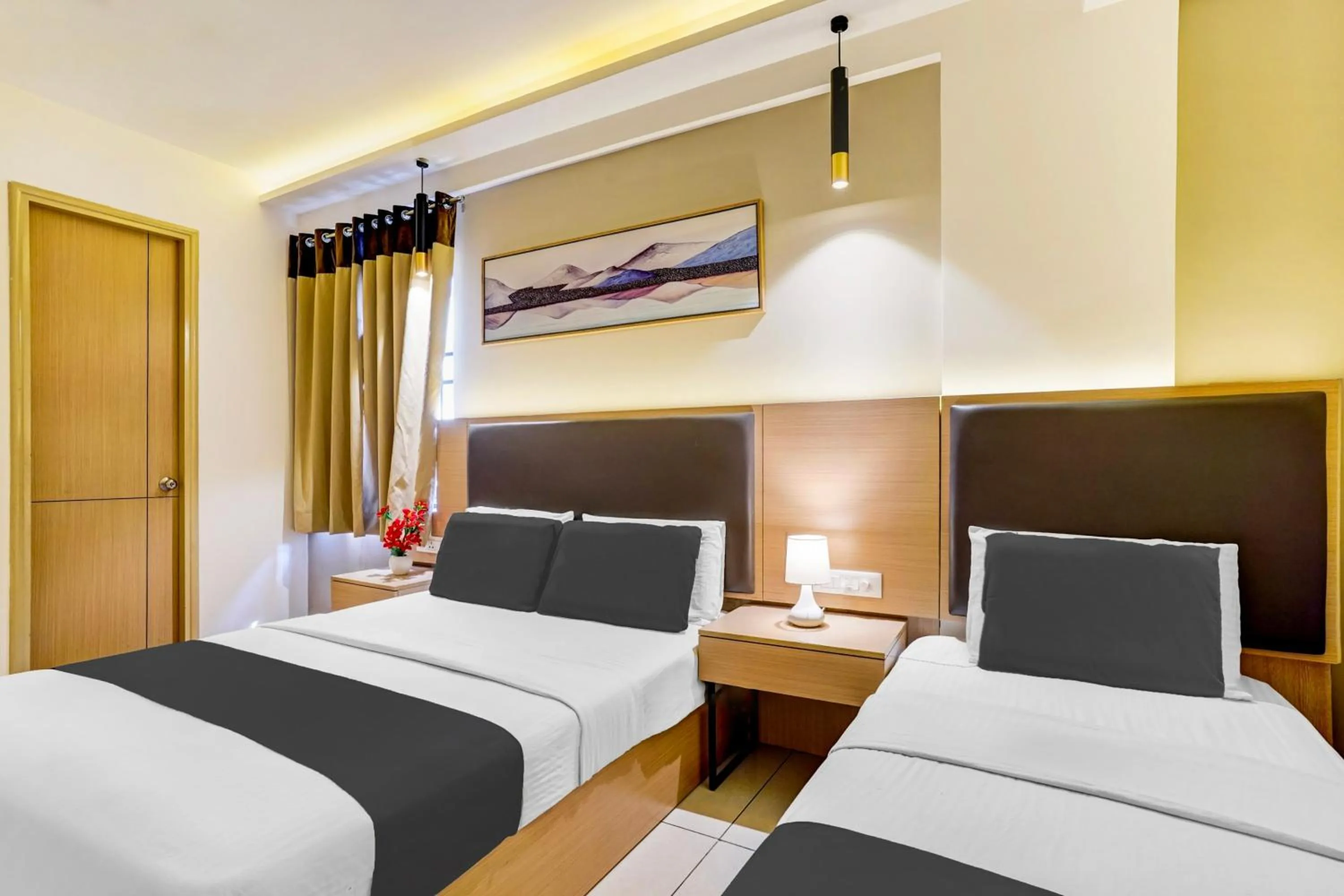 Bedroom, Bed in Super Collection O Metro Park Opposite Kalasipalya Bus stand