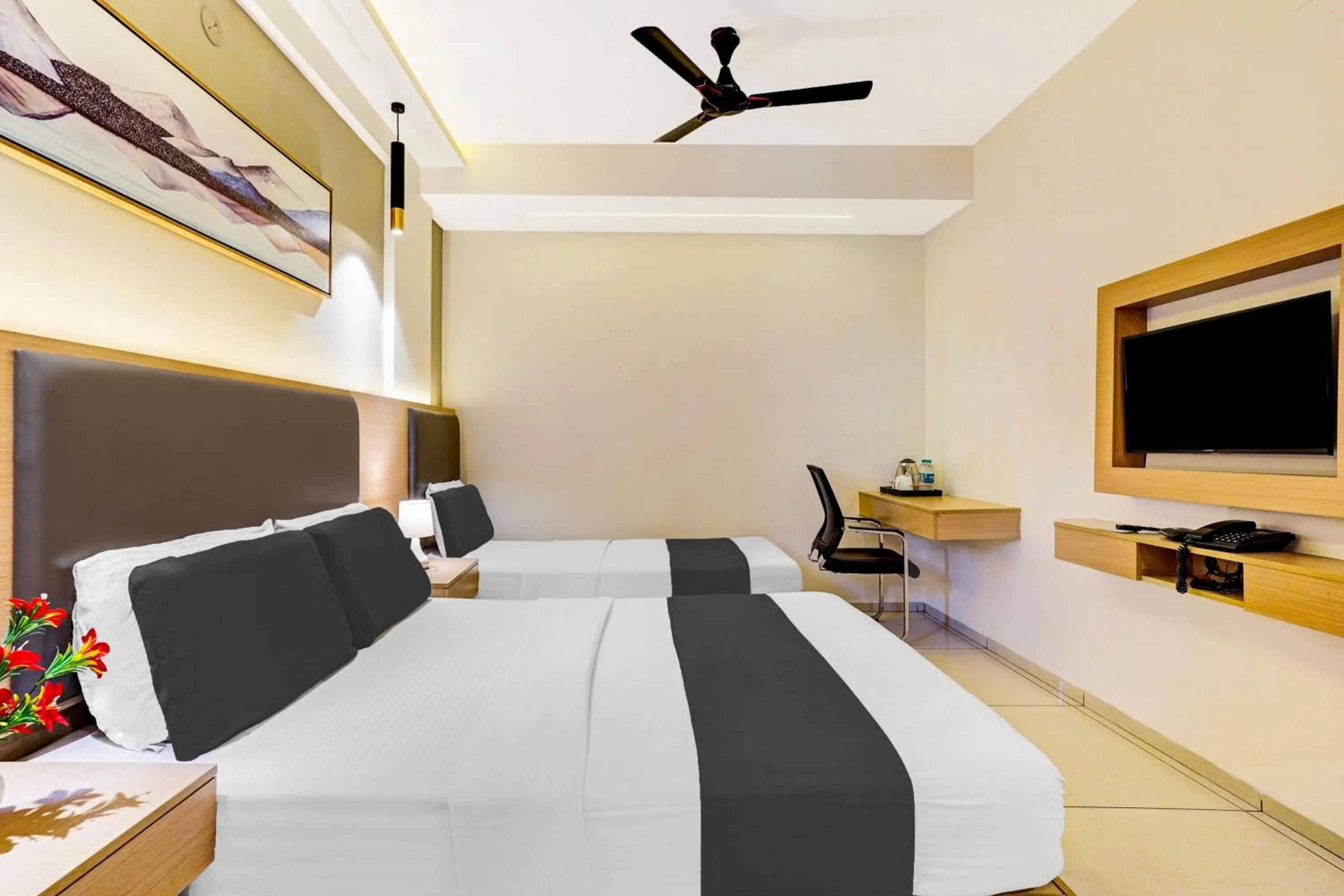 Bedroom, Bed in Super Collection O Metro Park Opposite Kalasipalya Bus stand