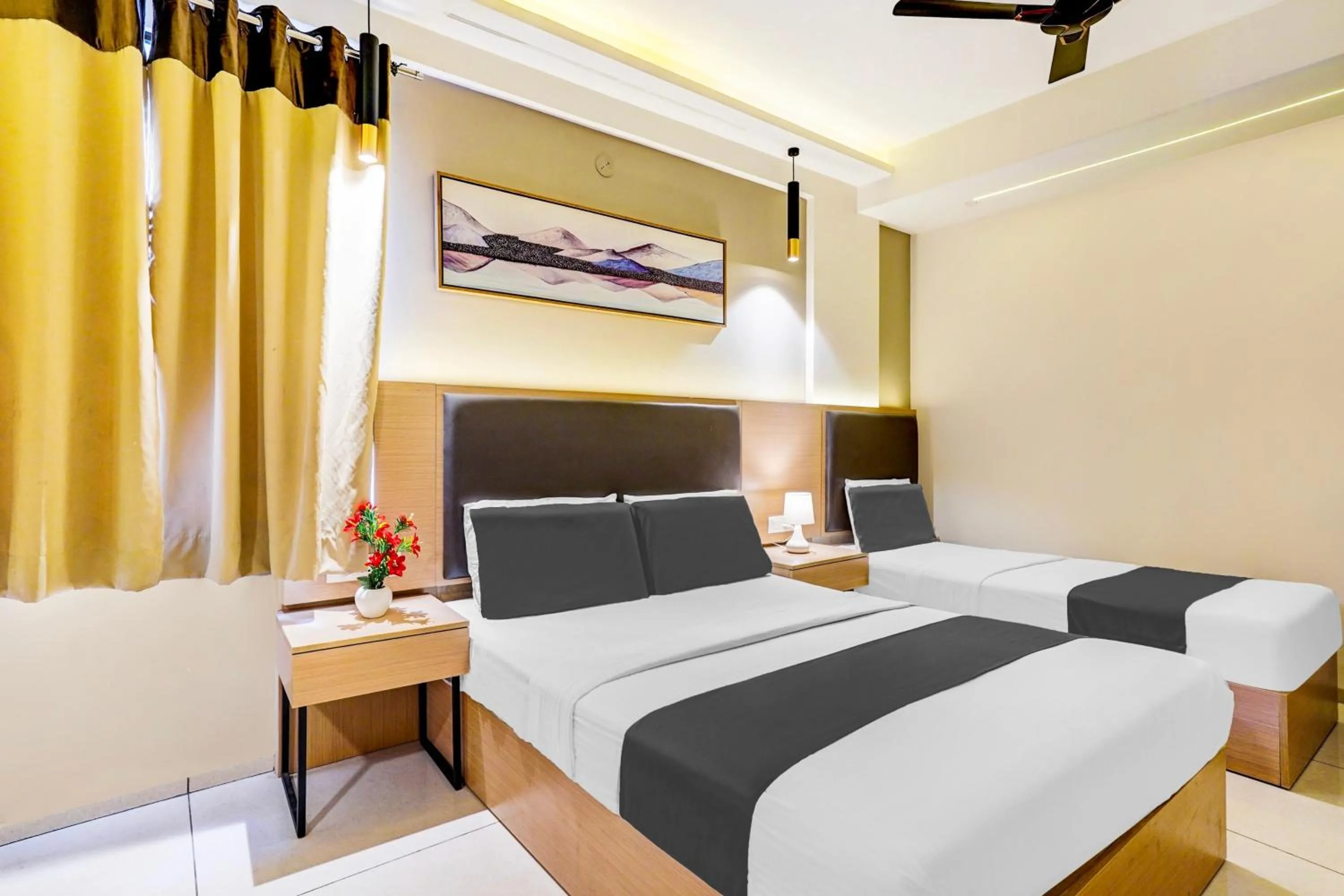 Bedroom, Bed in Super Collection O Metro Park Opposite Kalasipalya Bus stand