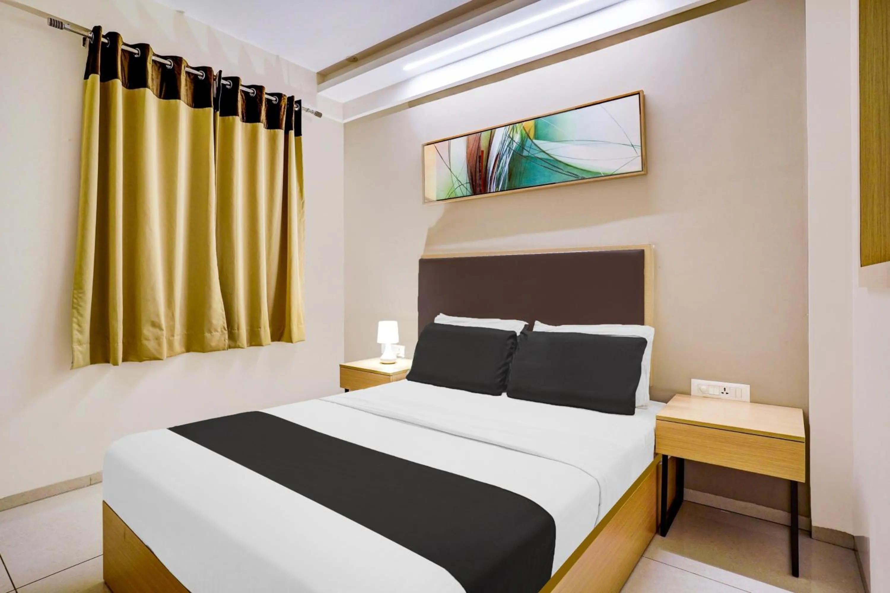 Bedroom, Bed in Super Collection O Metro Park Opposite Kalasipalya Bus stand