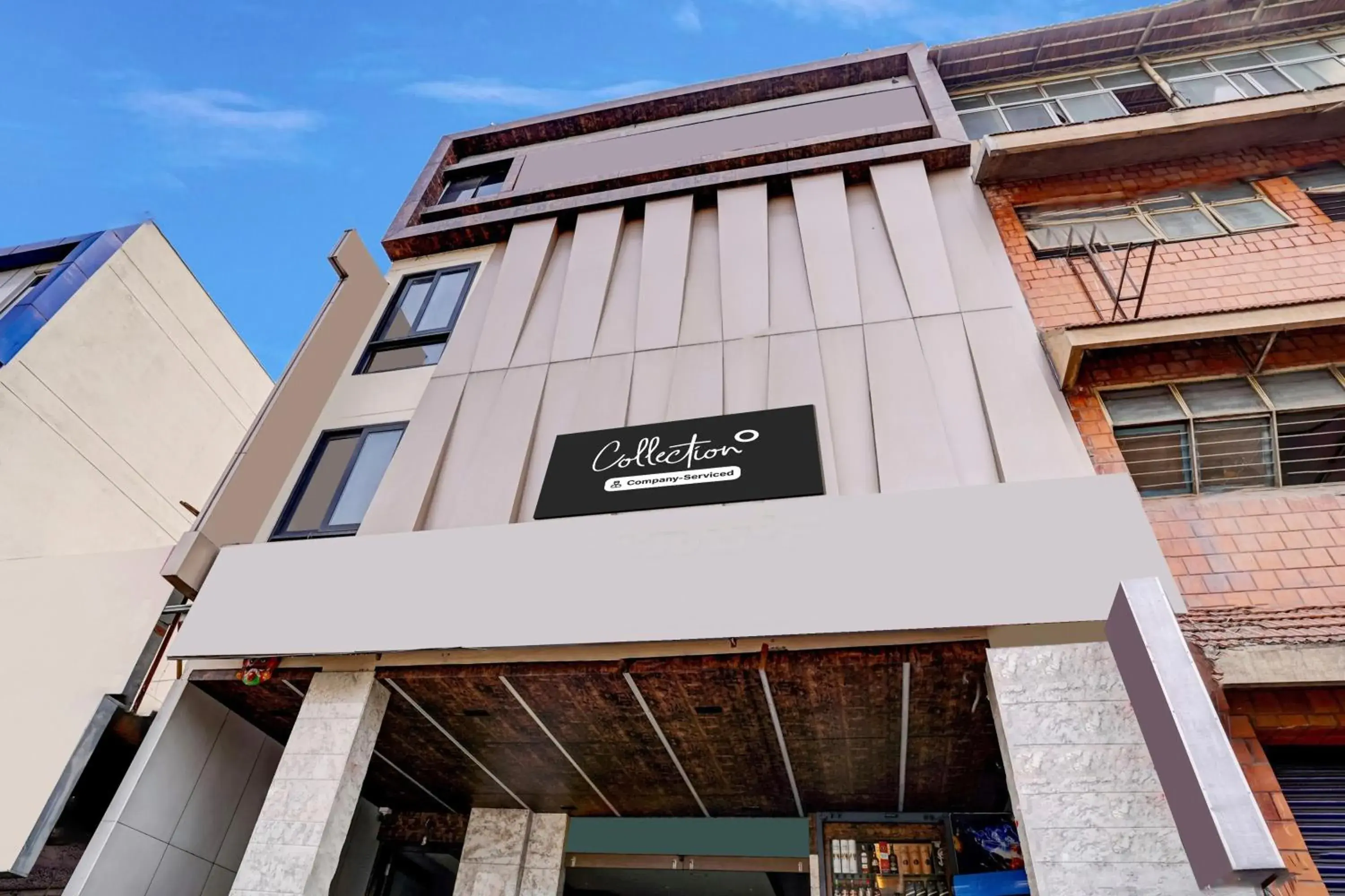 Facade/entrance in Super Collection O Metro Park Opposite Kalasipalya Bus stand Facade/entrance in Super Collection O Metro Park Opposite Kalasipalya Bus stand