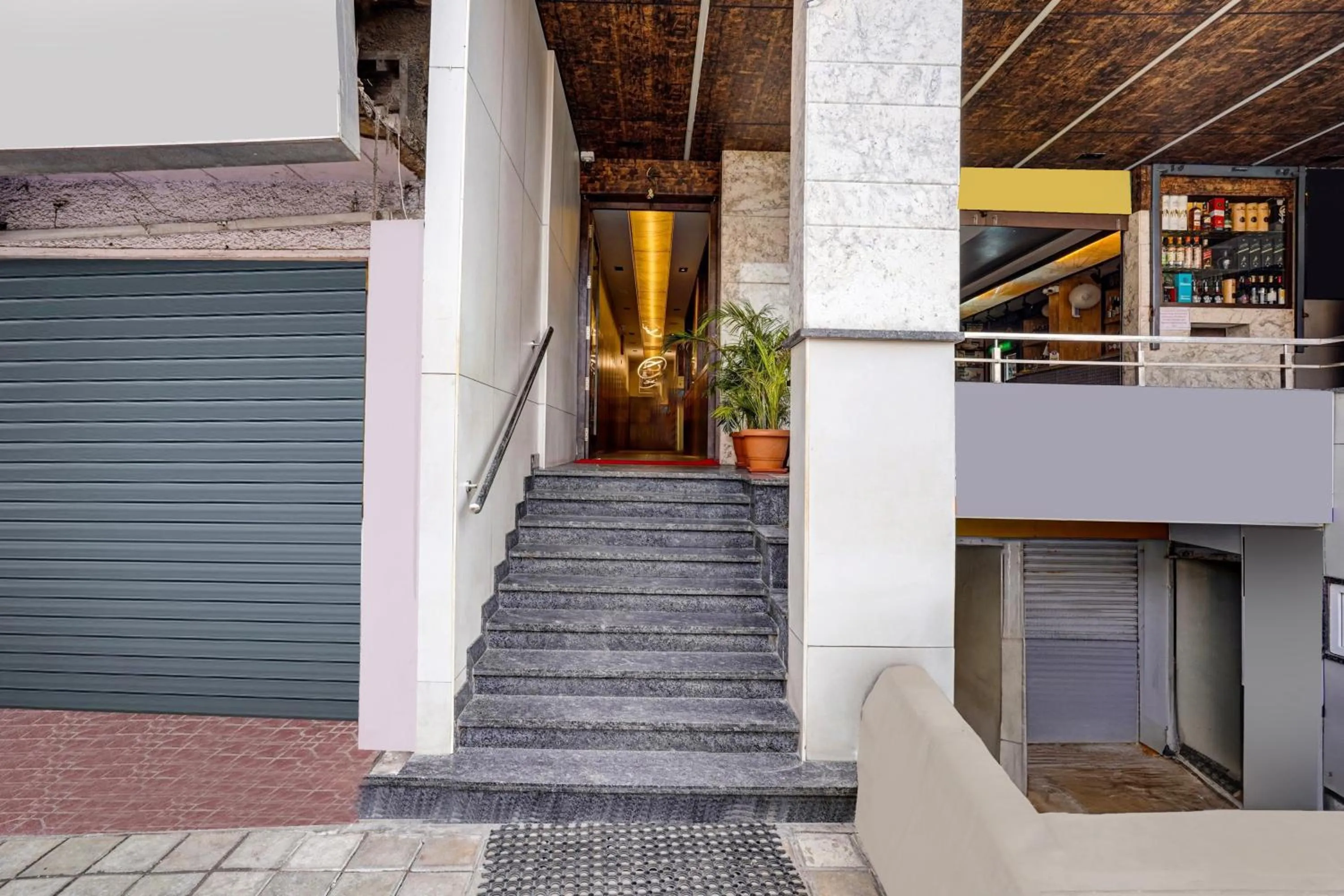 Facade/entrance in Super Collection O Metro Park Opposite Kalasipalya Bus stand