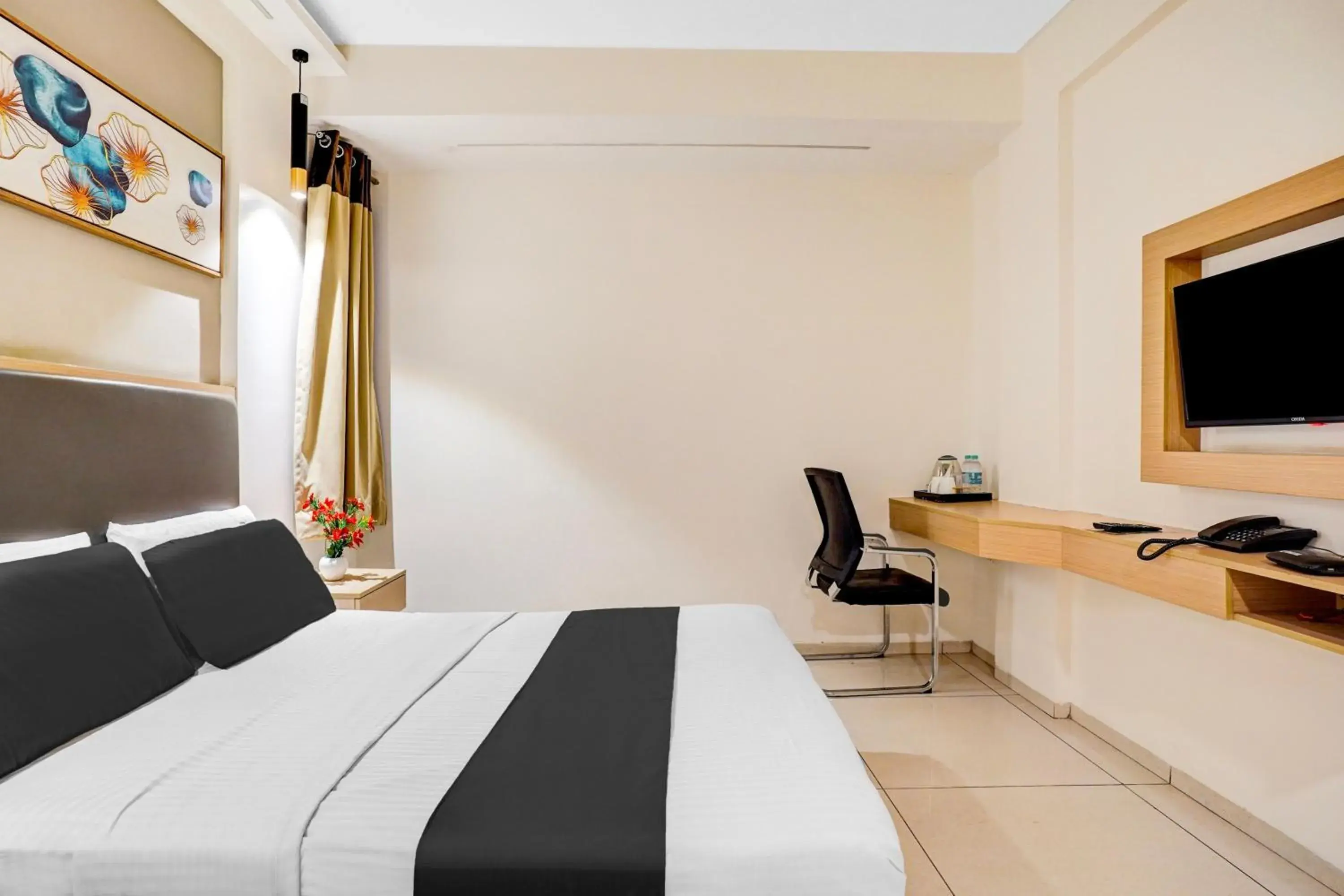 Super Collection O Metro Park Opposite Kalasipalya Bus stand Super Collection O Metro Park Opposite Kalasipalya Bus stand