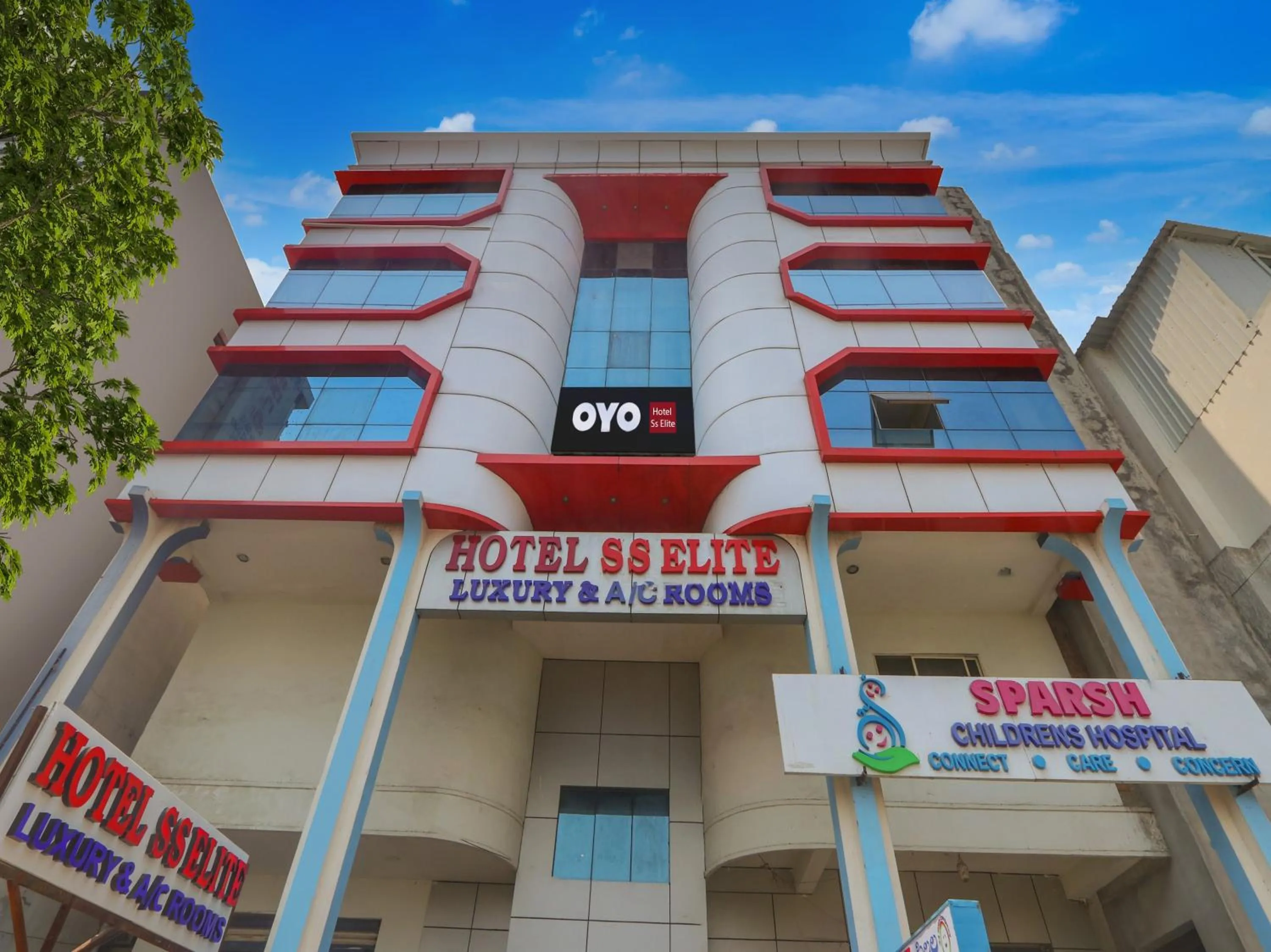 Facade/entrance in Super Hotel O SS ELITE