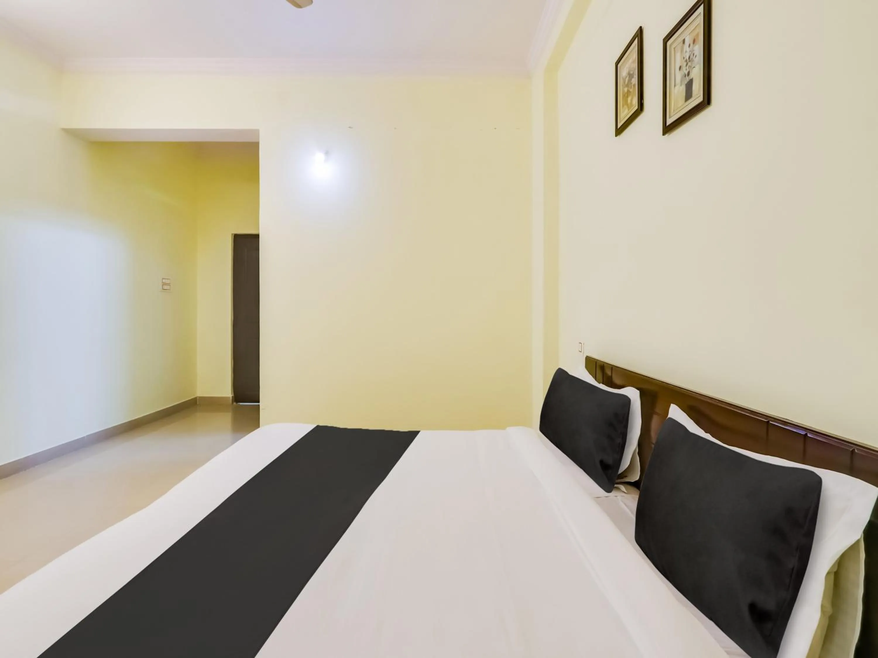 Bedroom, Bed in Super Hotel O SS ELITE