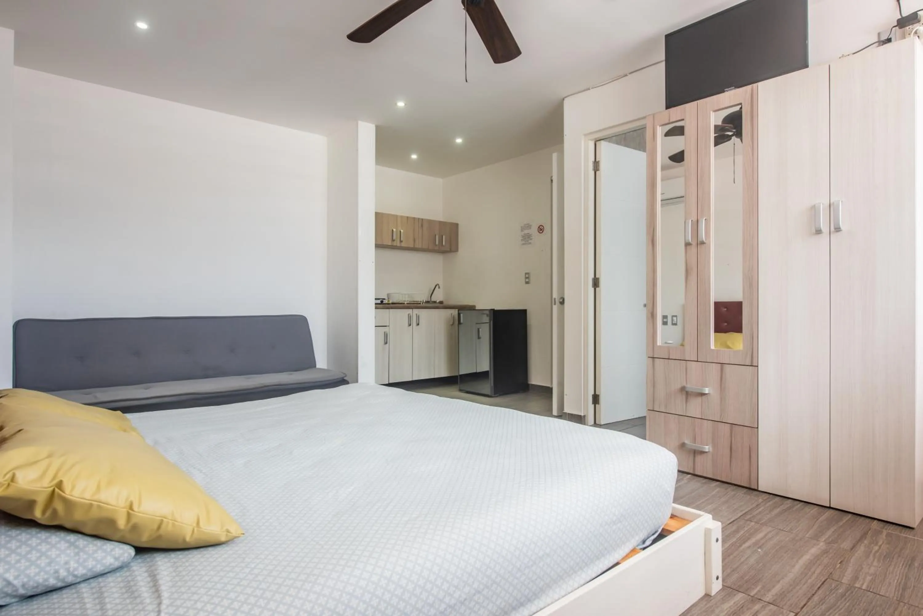 Bed in Iris Studios & Apartments