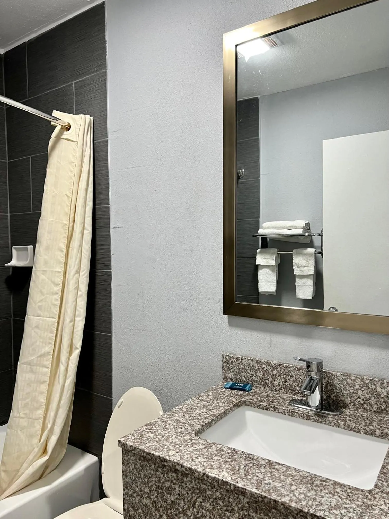 Knights Inn Madison Heights