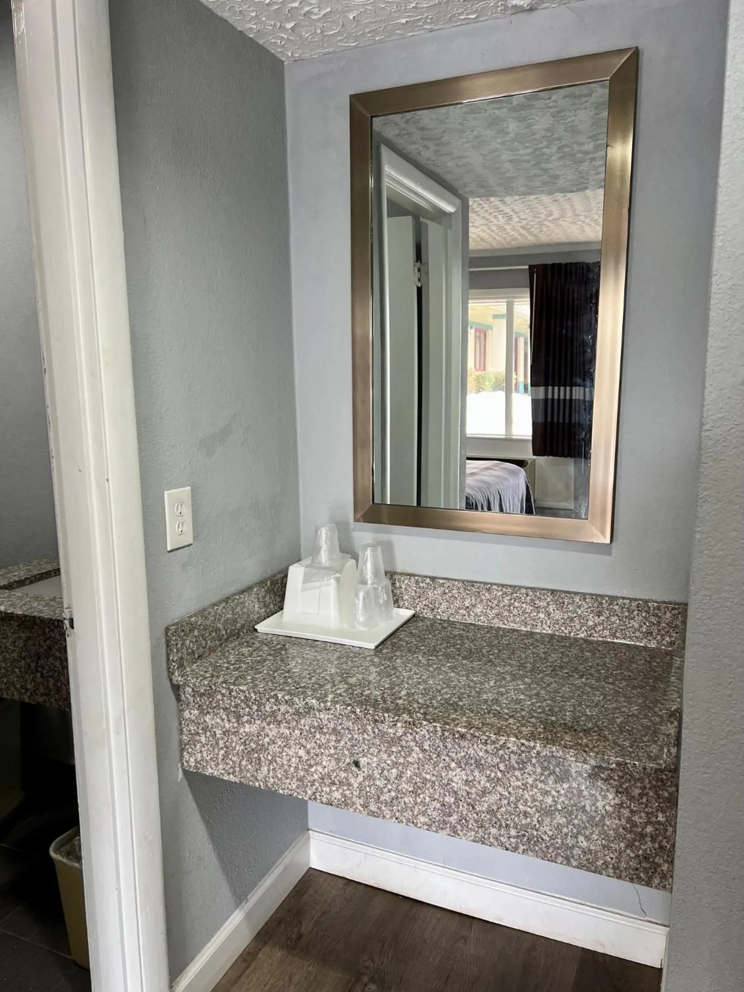 Bed in Knights Inn Madison Heights