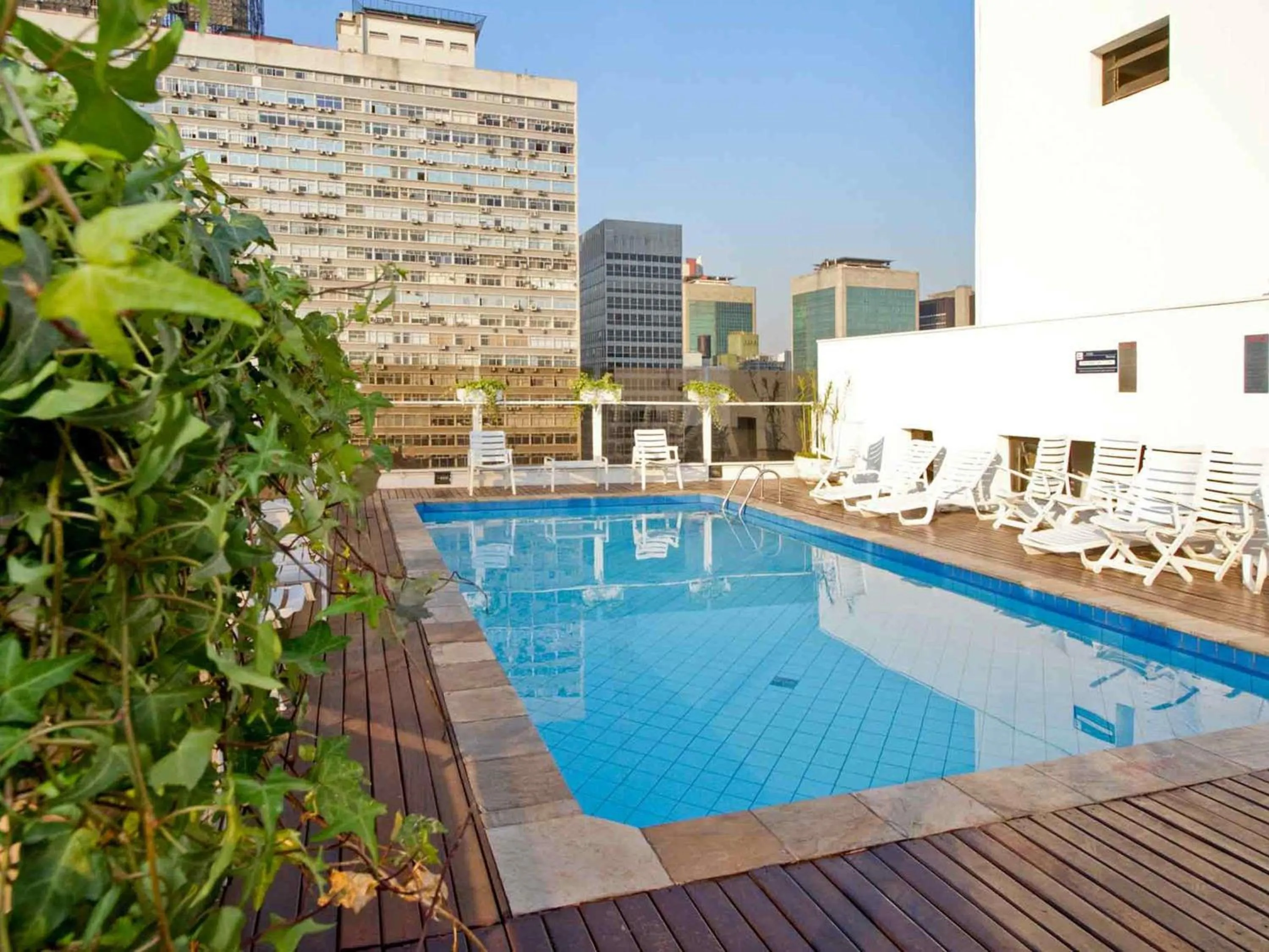 Pool view in Mercure Sao Paulo Alamedas