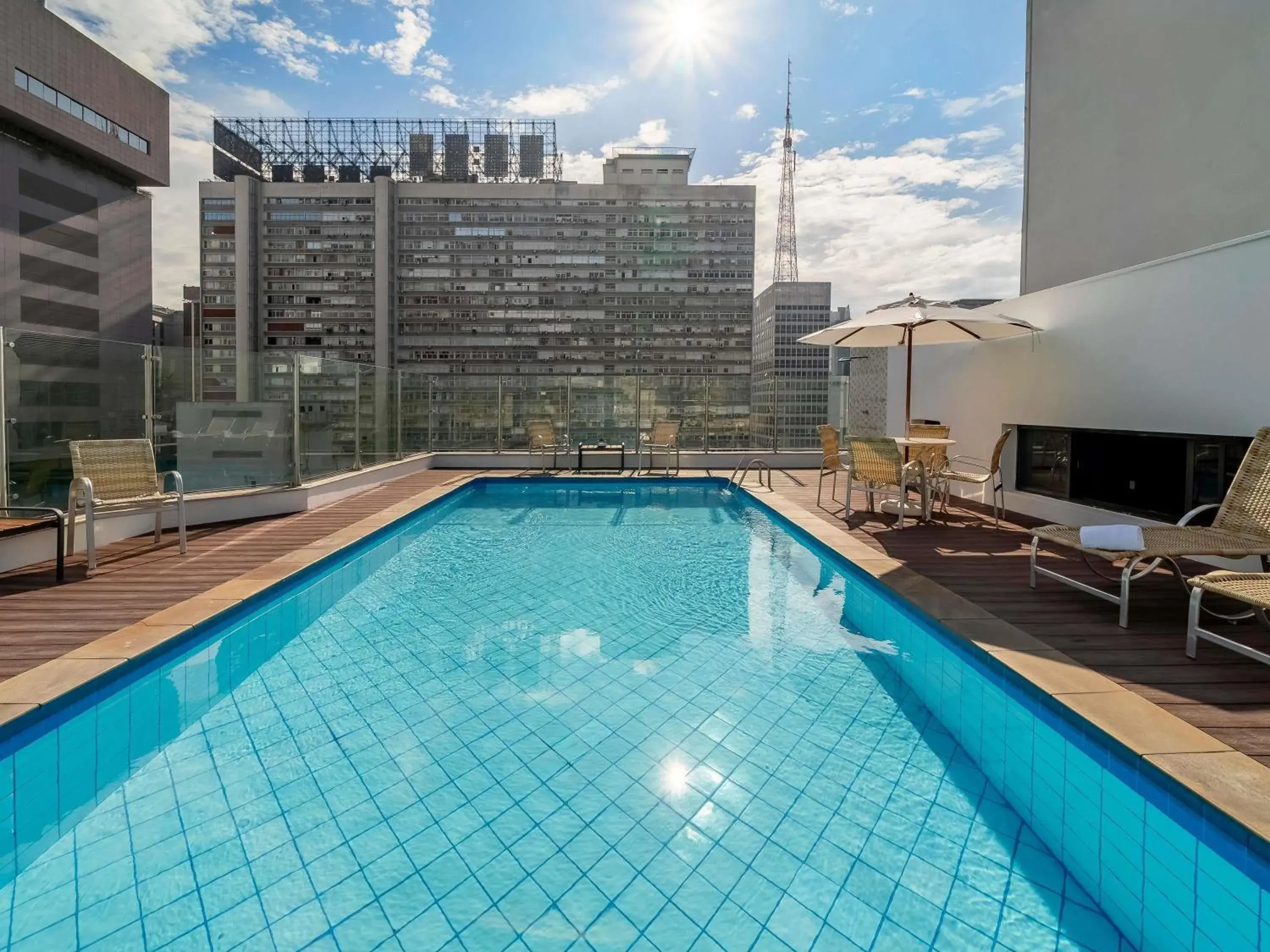 Pool view in Mercure Sao Paulo Alamedas Pool view in Mercure Sao Paulo Alamedas
