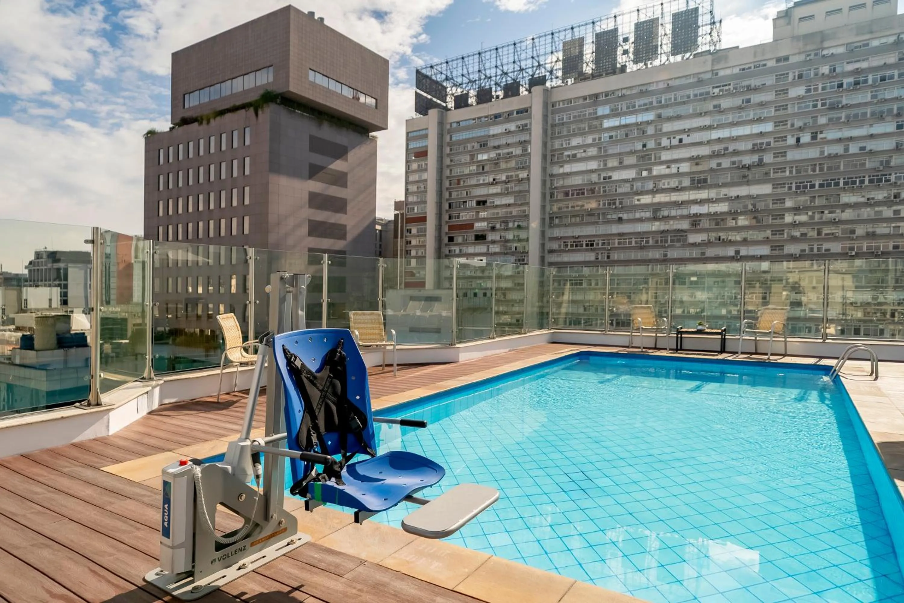 Swimming pool in Mercure Sao Paulo Alamedas