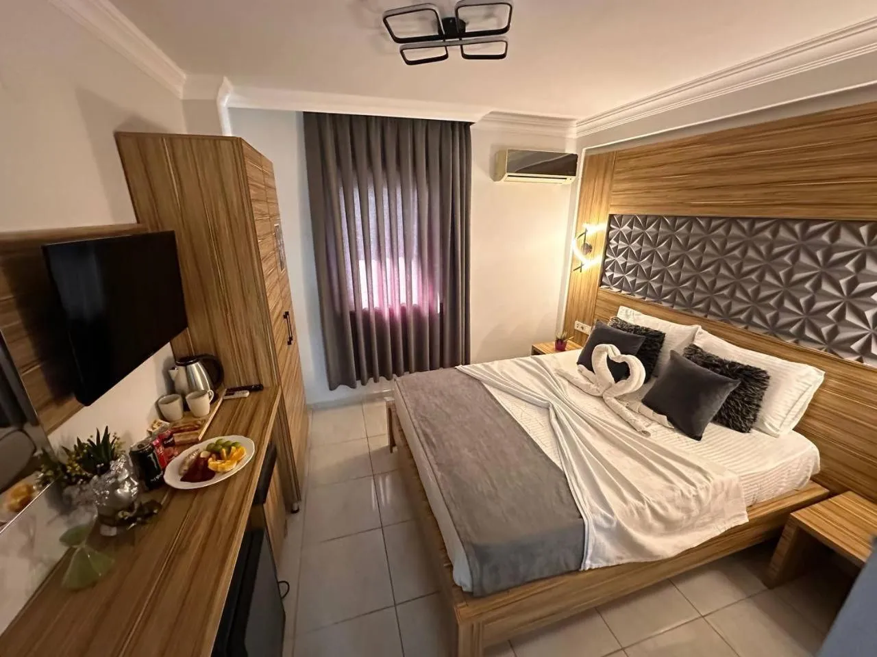 Photo of the whole room, Bed in Royal Ezel Hotel