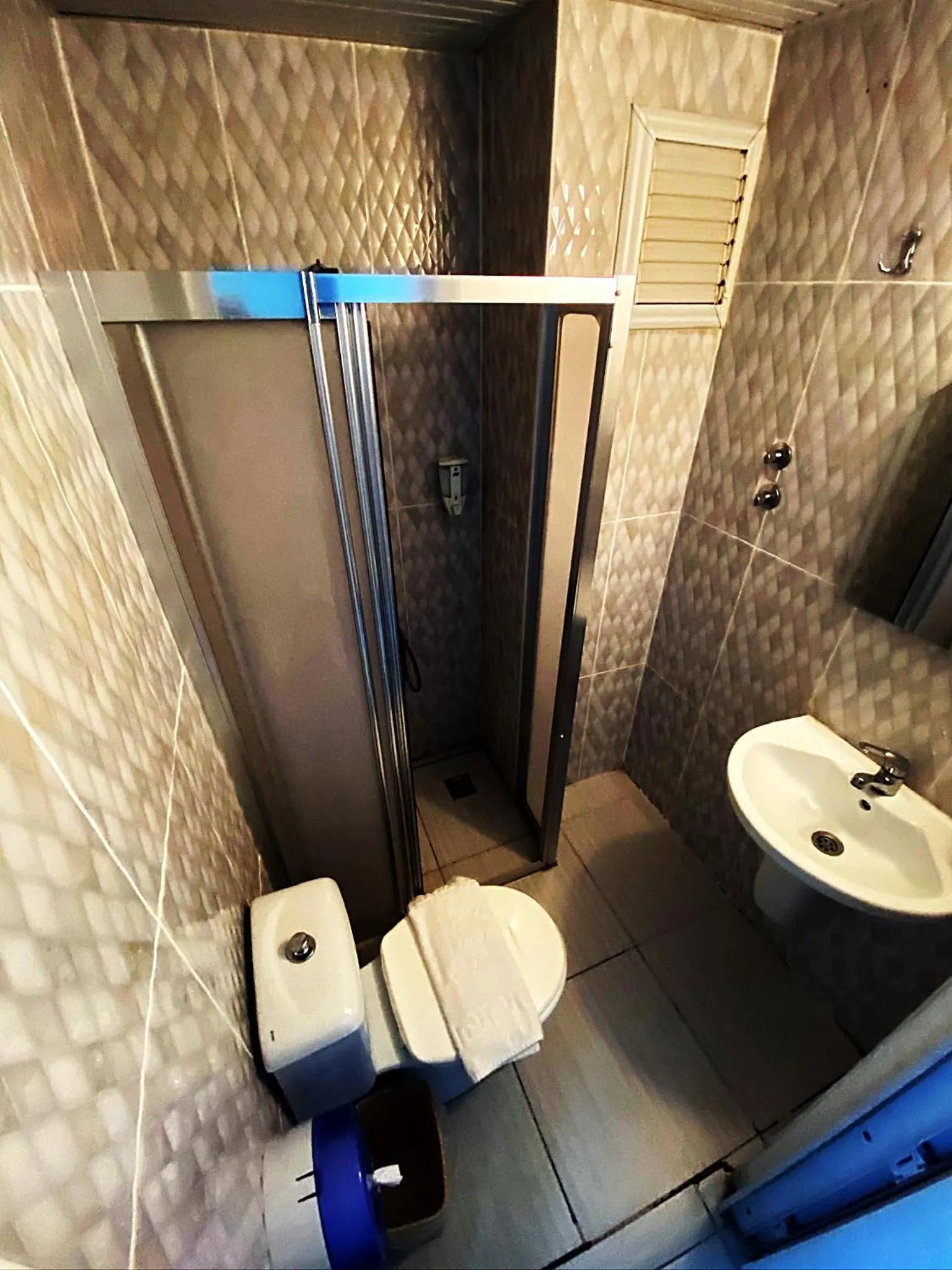 Shower in Royal Ezel Hotel