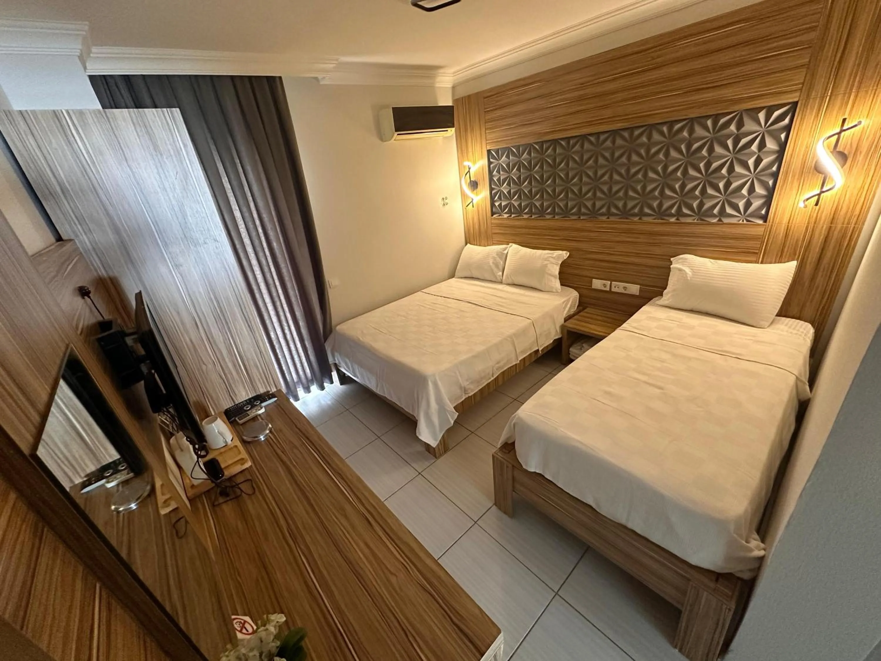 Photo of the whole room, Bed in Royal Ezel Hotel