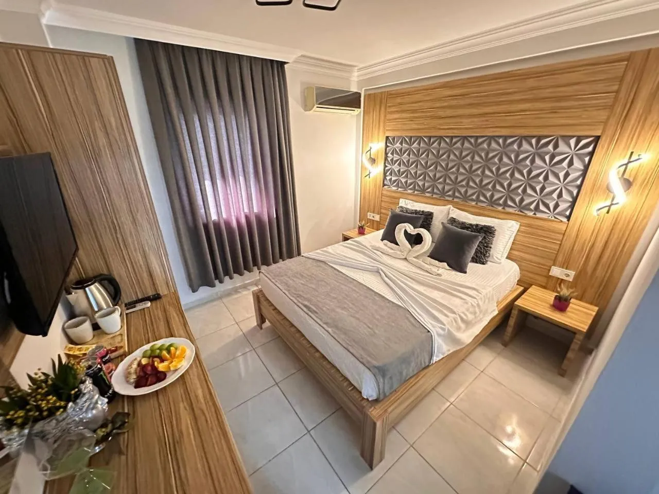 Photo of the whole room, Bed in Royal Ezel Hotel