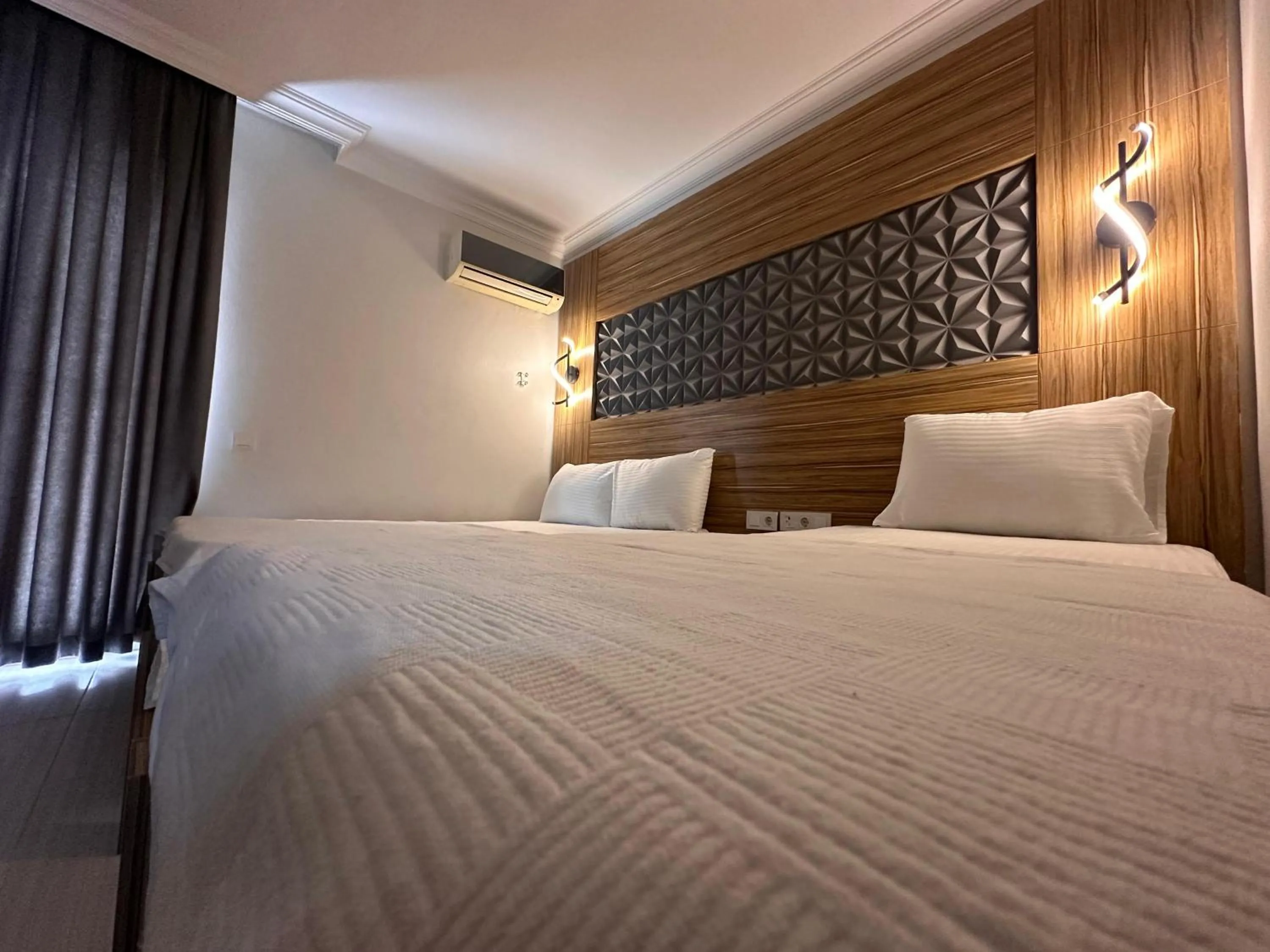 Photo of the whole room, Bed in Royal Ezel Hotel