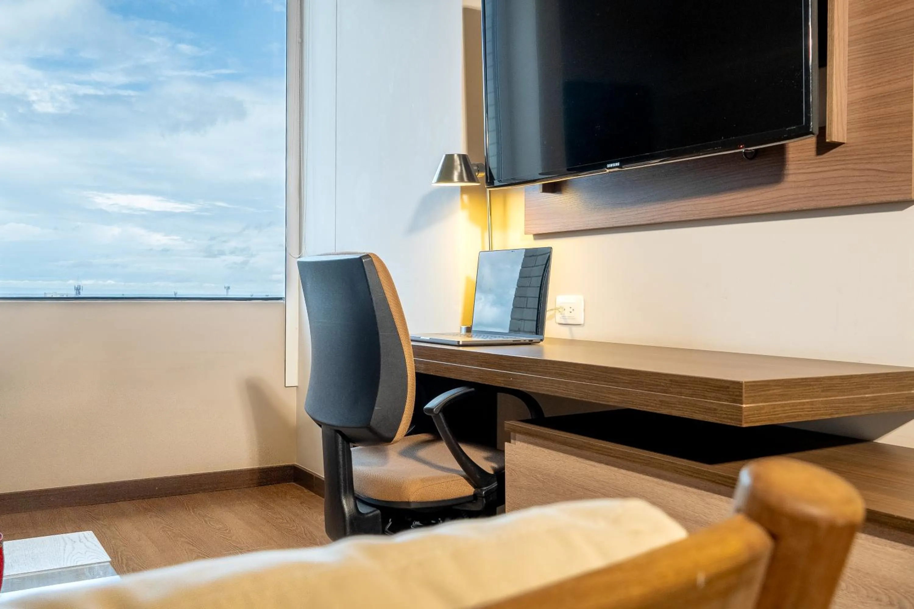 Seating area in Holiday Inn Express Yopal by IHG