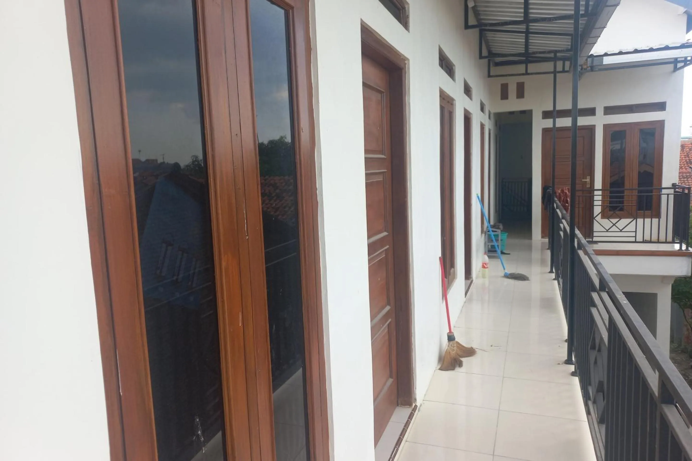 Lobby or reception in Hotel O Chimi Rumah Kost