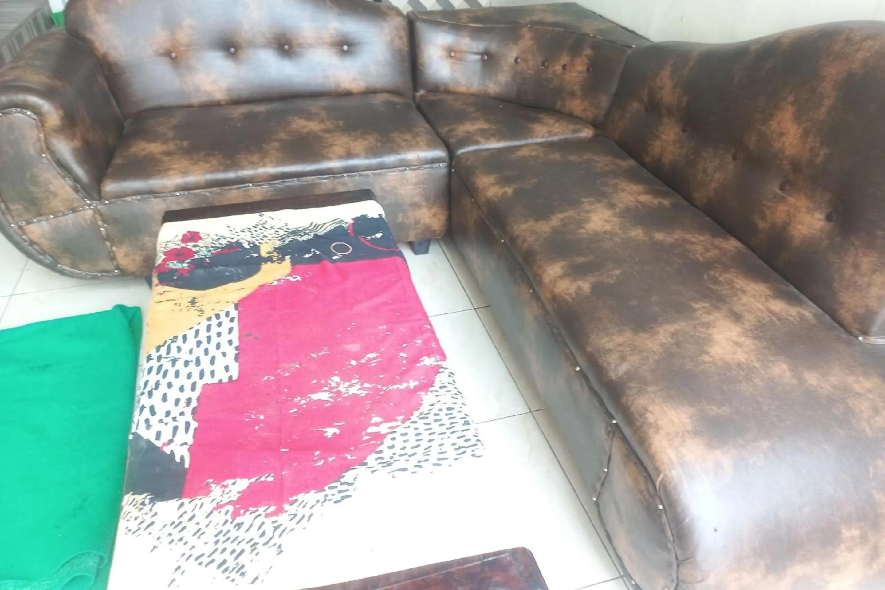 Lobby or reception in Hotel O Chimi Rumah Kost