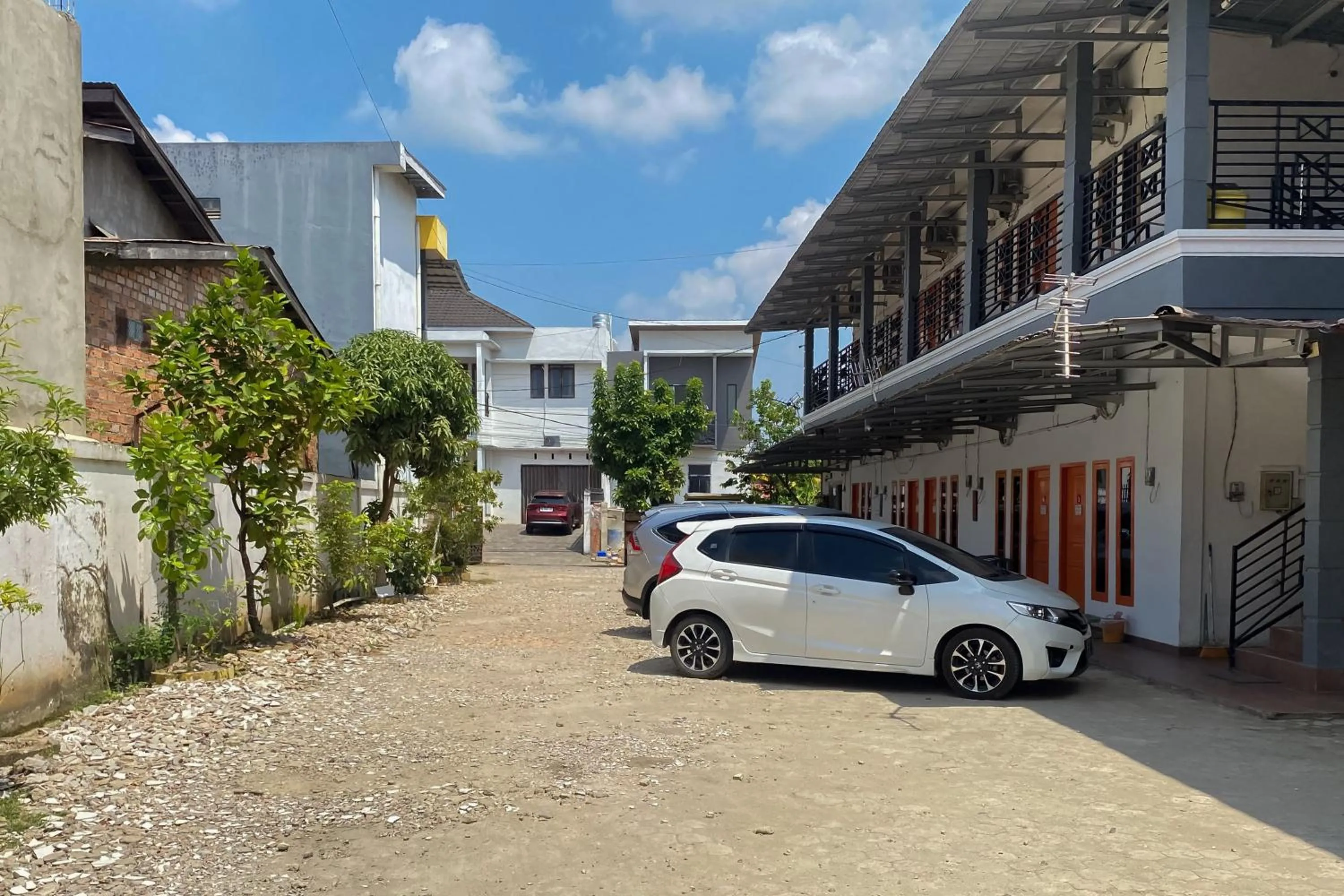 Parking in Wisma Al-Araf Syariah Mitra RedDoorz Palembang